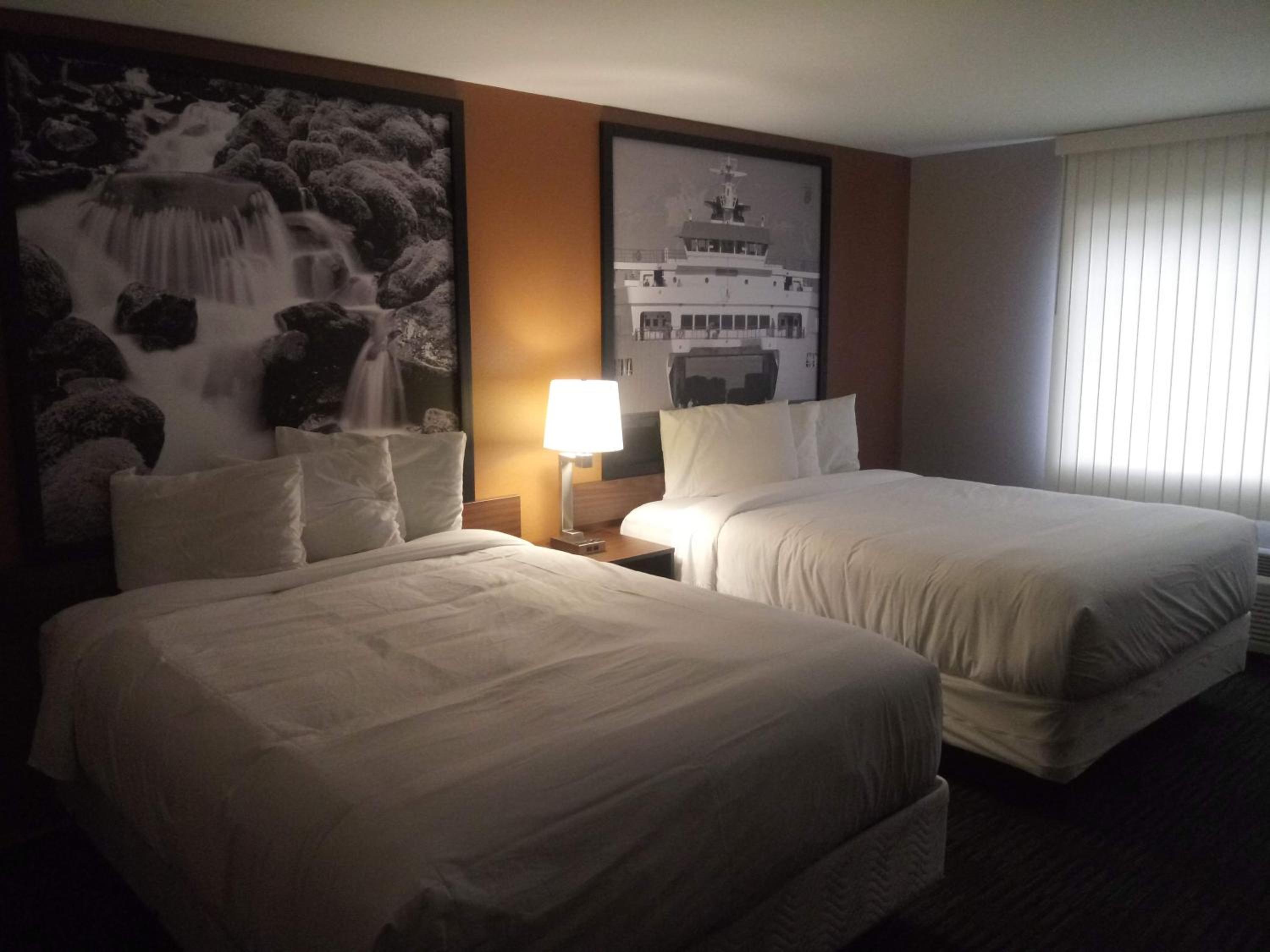 Queen Room with Two Queen Beds - Mobility Access/Non-Smoking - Photo 4