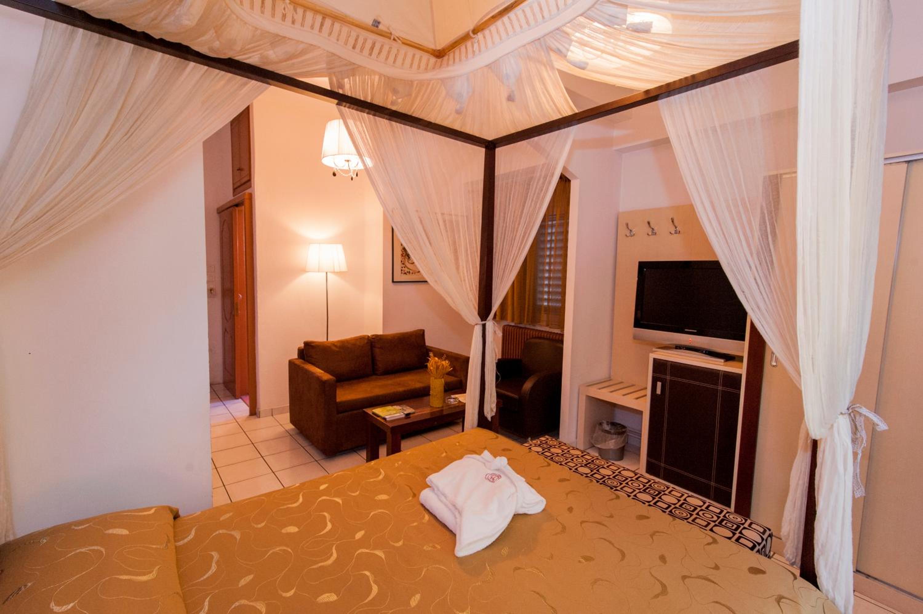 Double or Twin Room - Photo 21