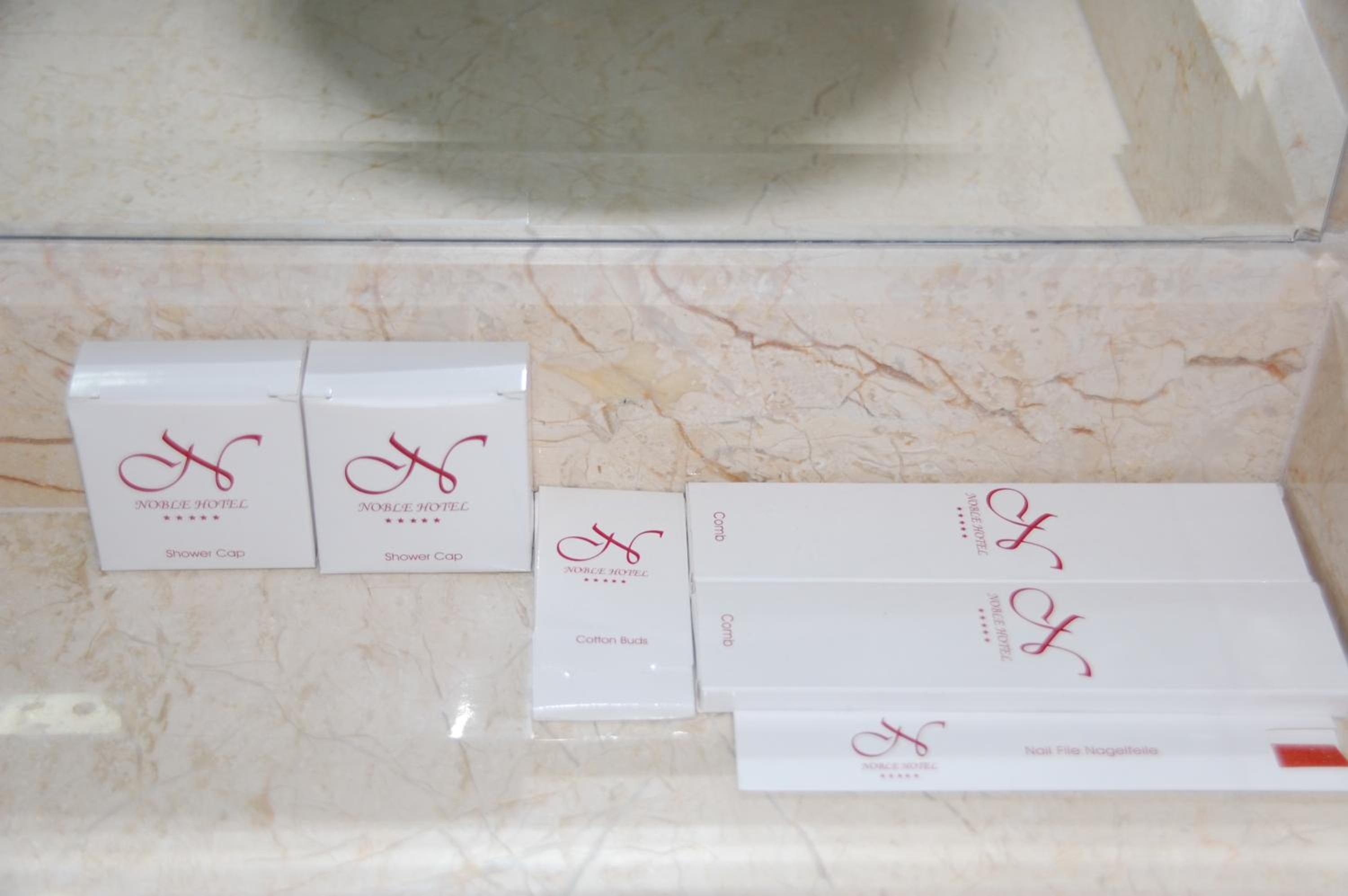 Suite - Photo 1