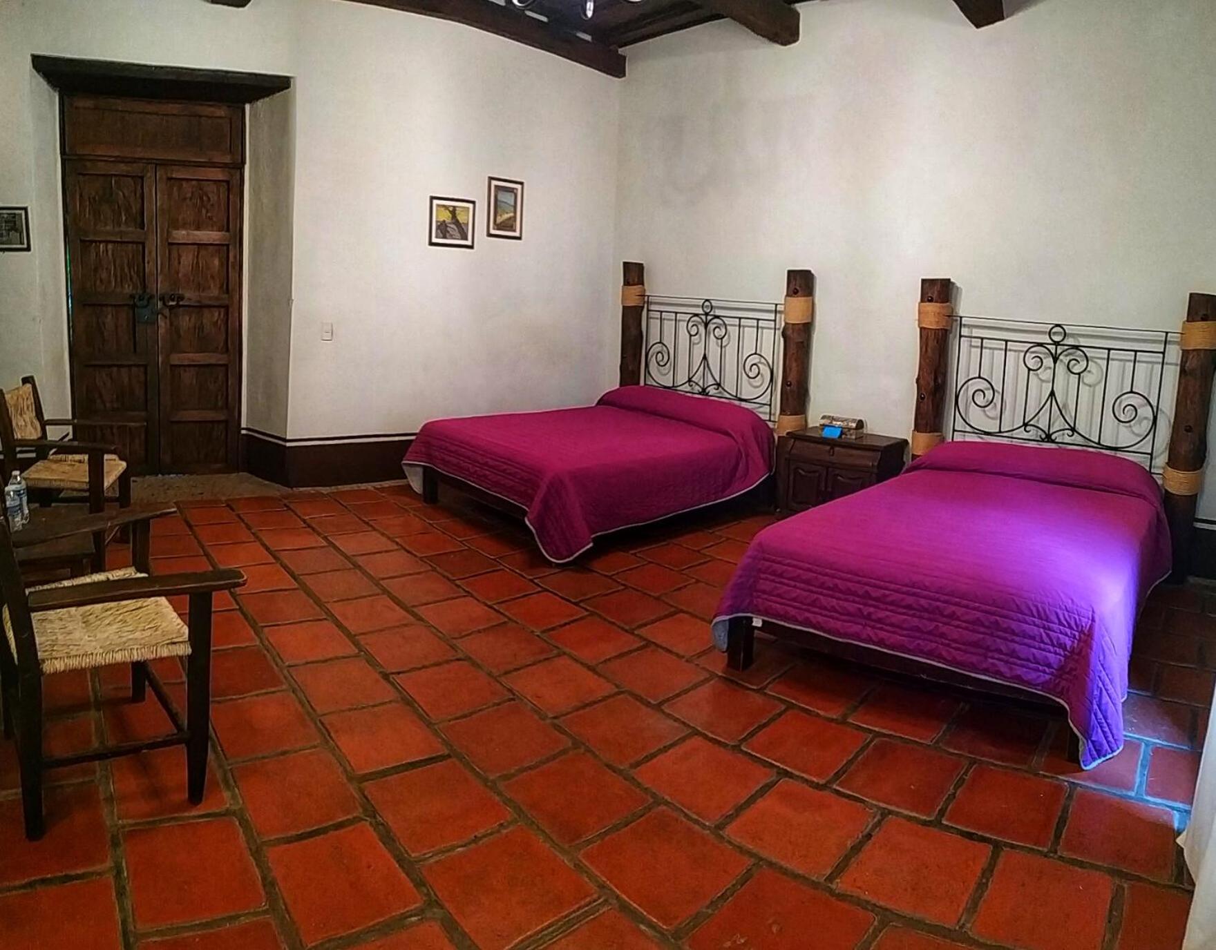 Double Room with Two Double Beds - Photo 2