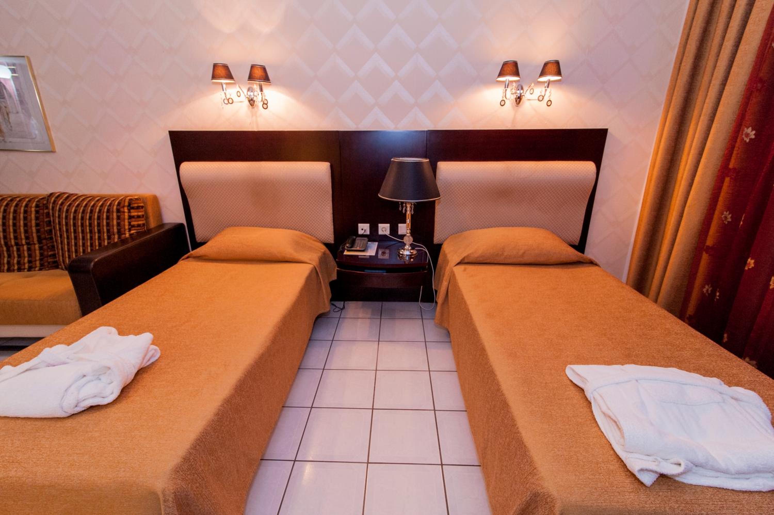 Double or Twin Room - Photo 17