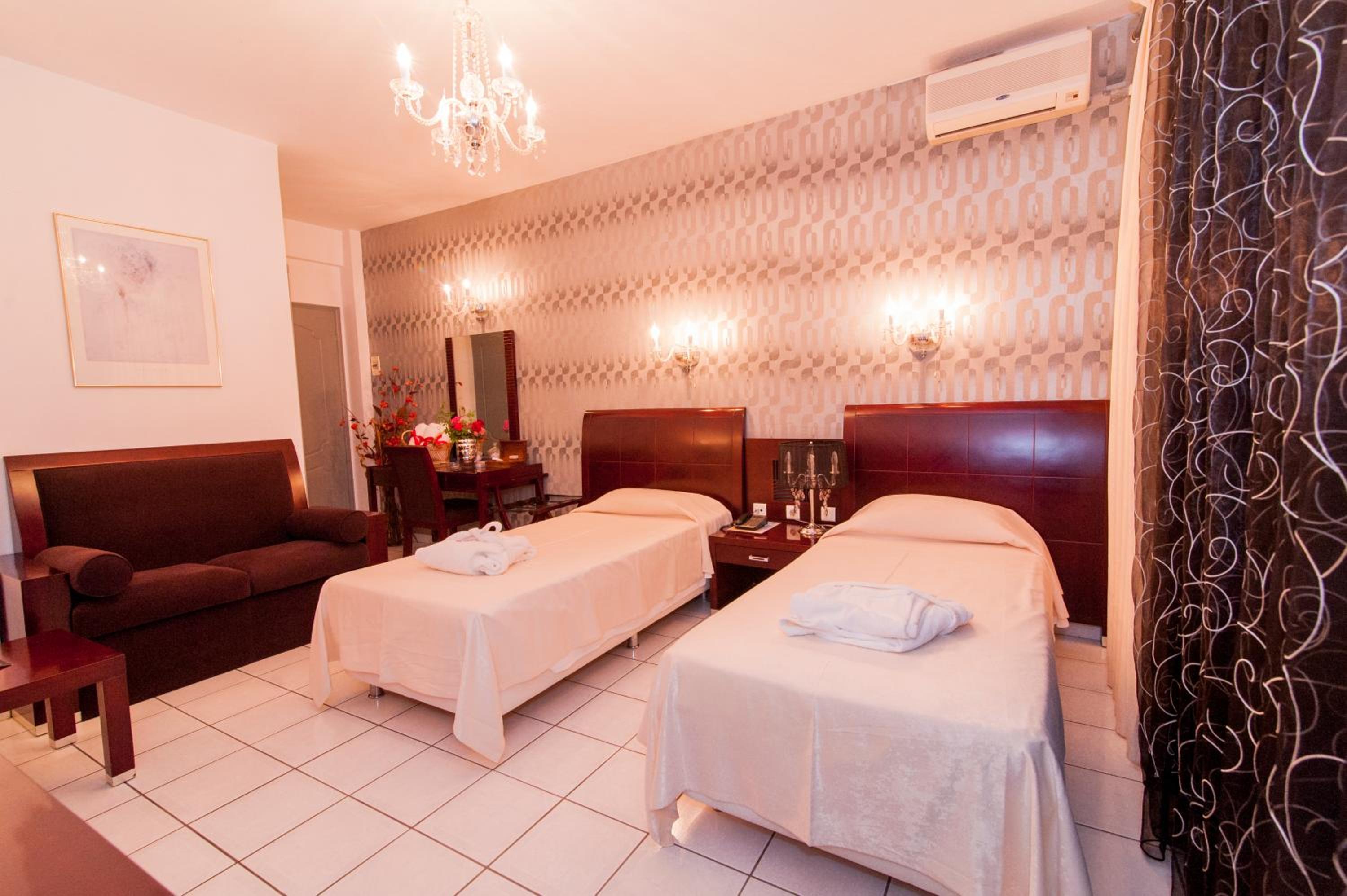 Double or Twin Room - Photo 16