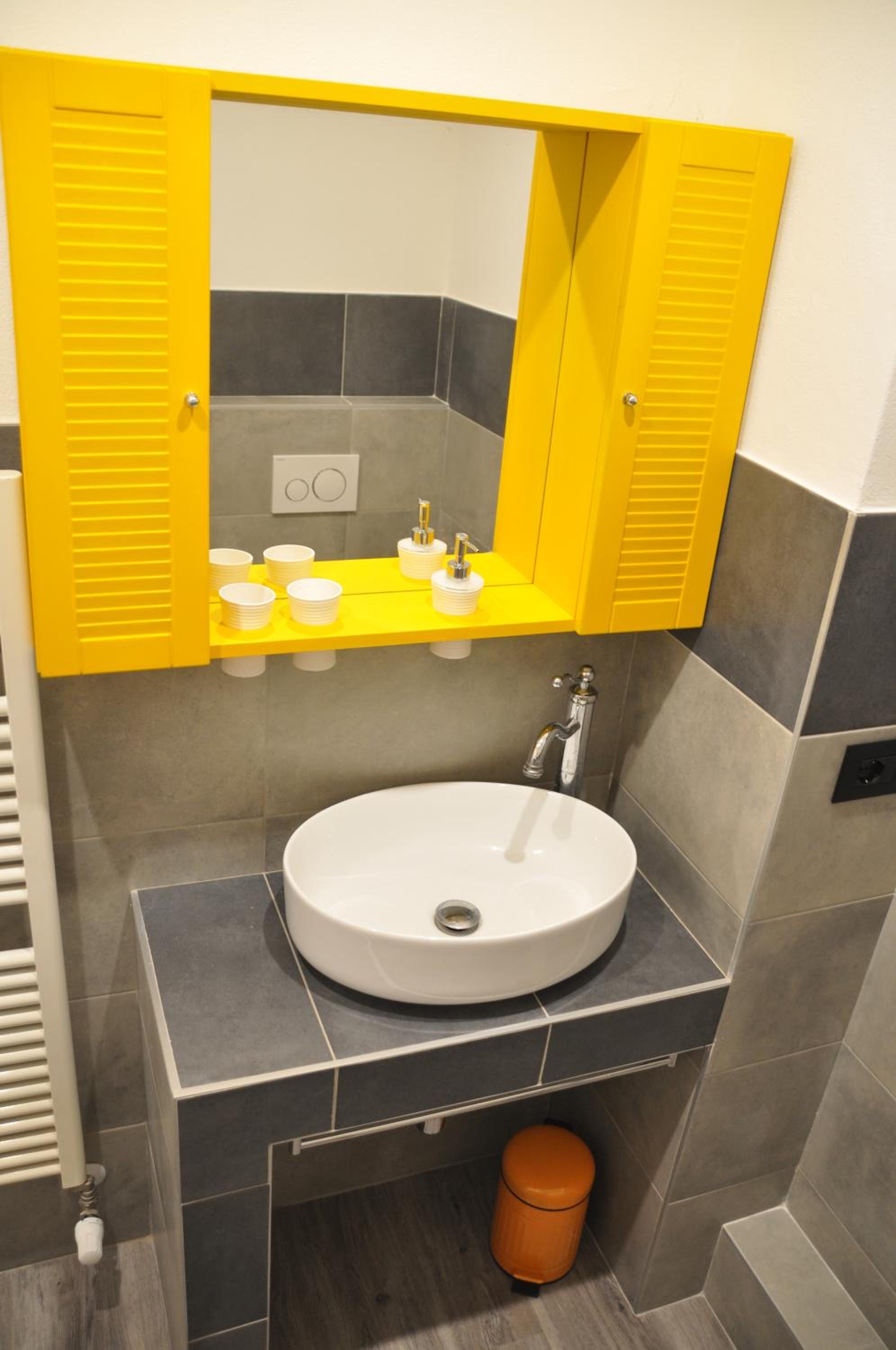 Triple Room with Private Bathroom - Photo 26