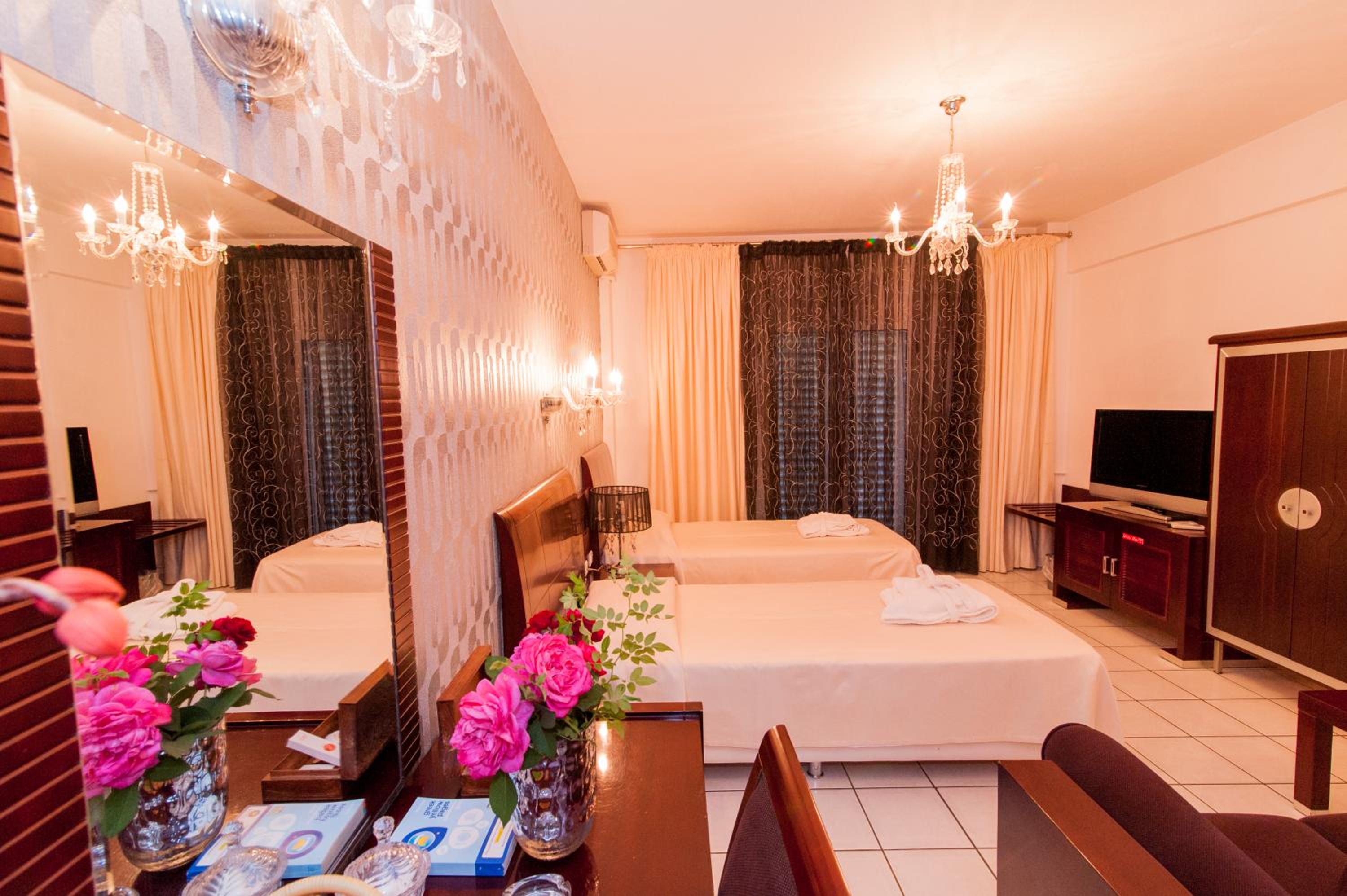 Double or Twin Room - Photo 10