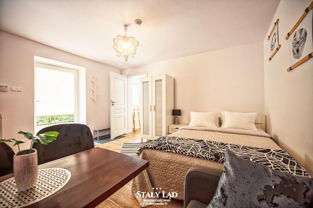 Triple Room with Private Bathroom - Photo 2