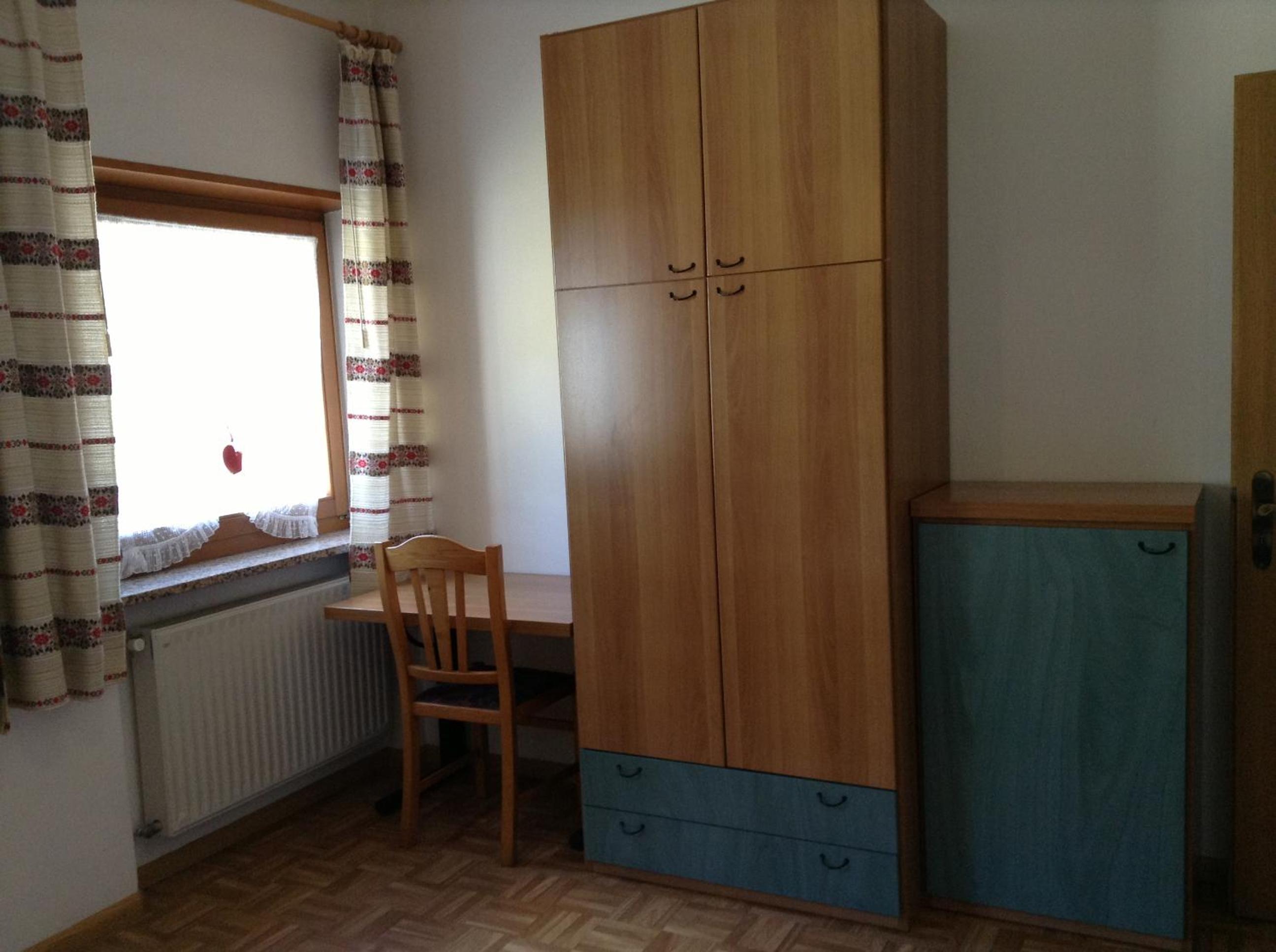 Double Room with Shared Bathroom - Annex photo 2