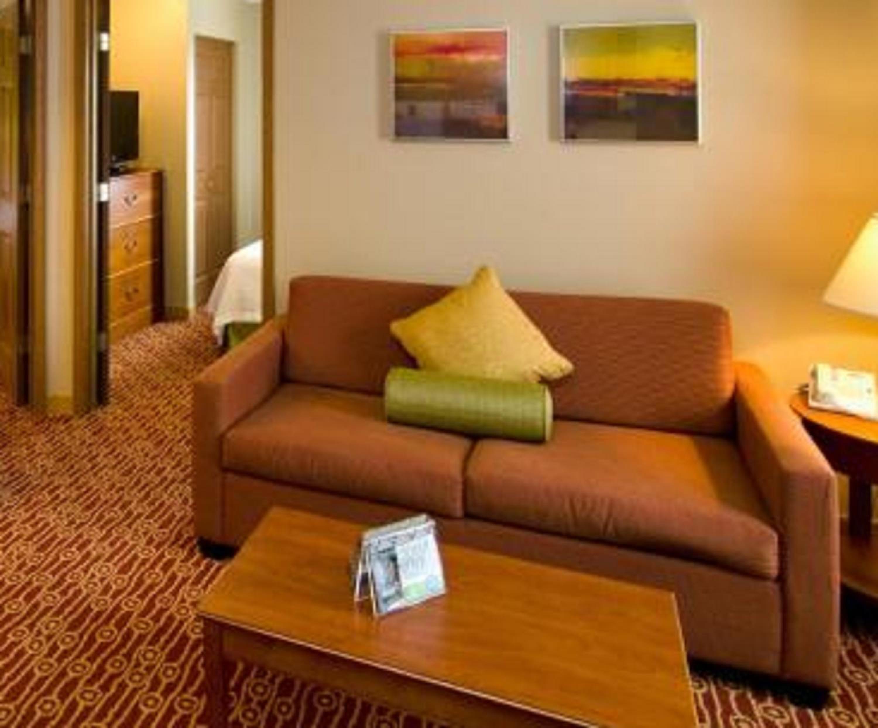 Two-Bedroom Queen Suite with Sofa Bed photo 2