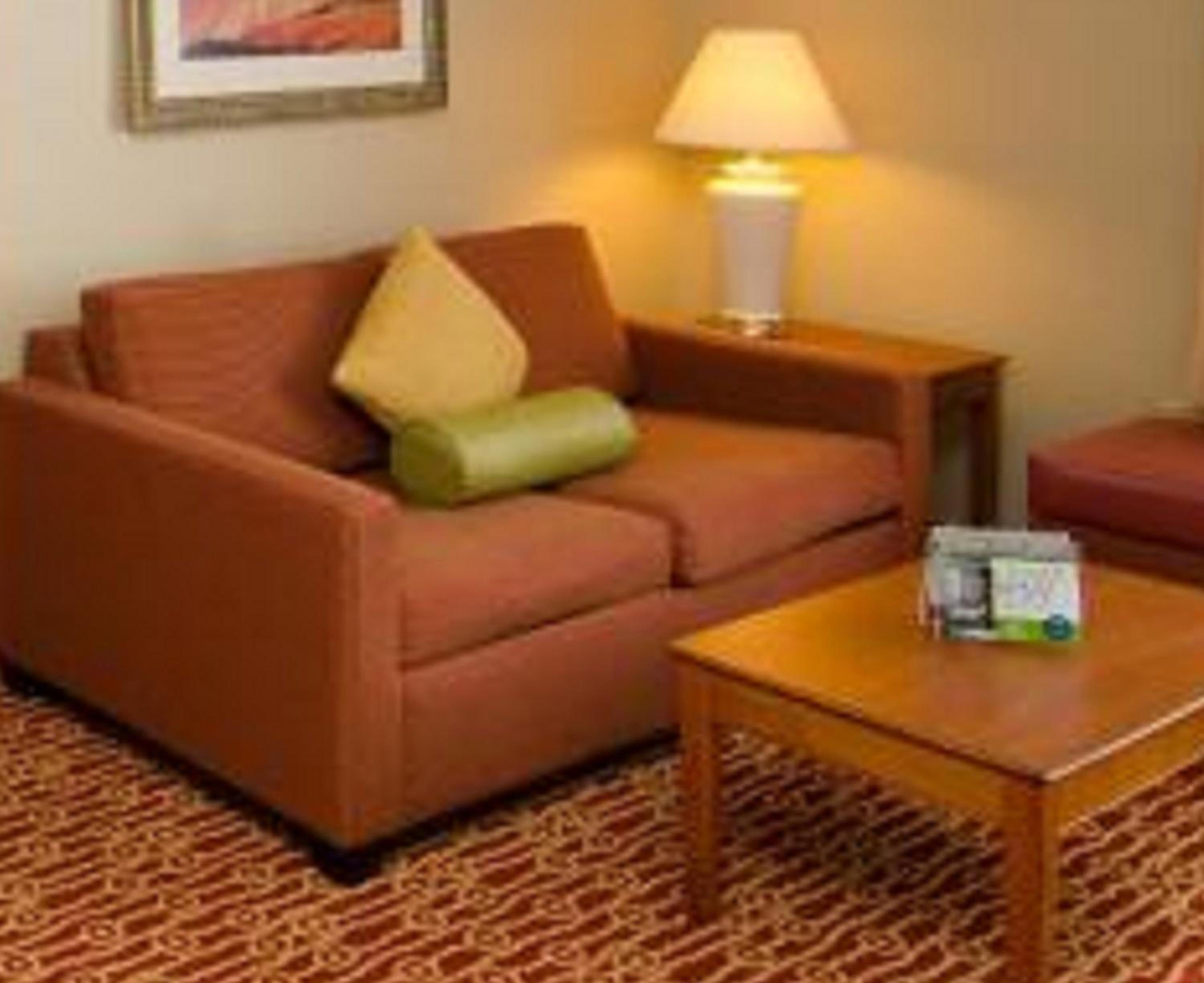 Queen Studio with Sofa Bed - Photo 8