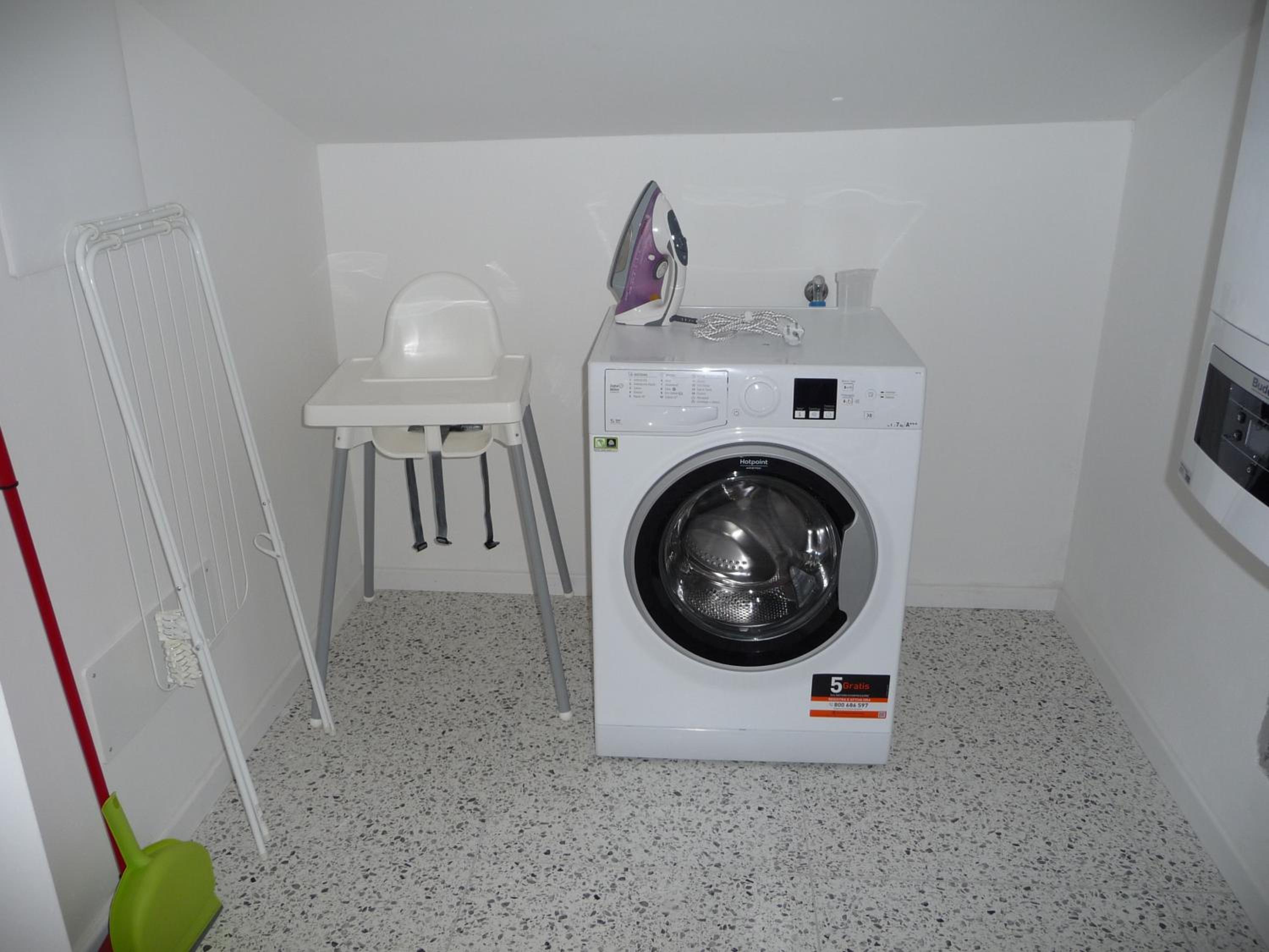 Deluxe Suite with Spa Bath - Photo 7