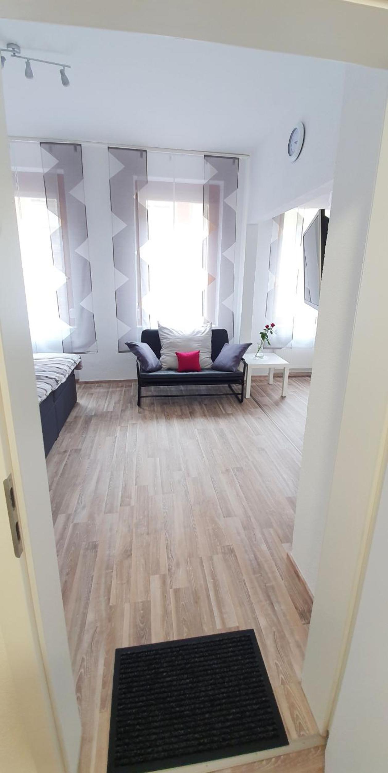 One-Bedroom Apartment photo 1