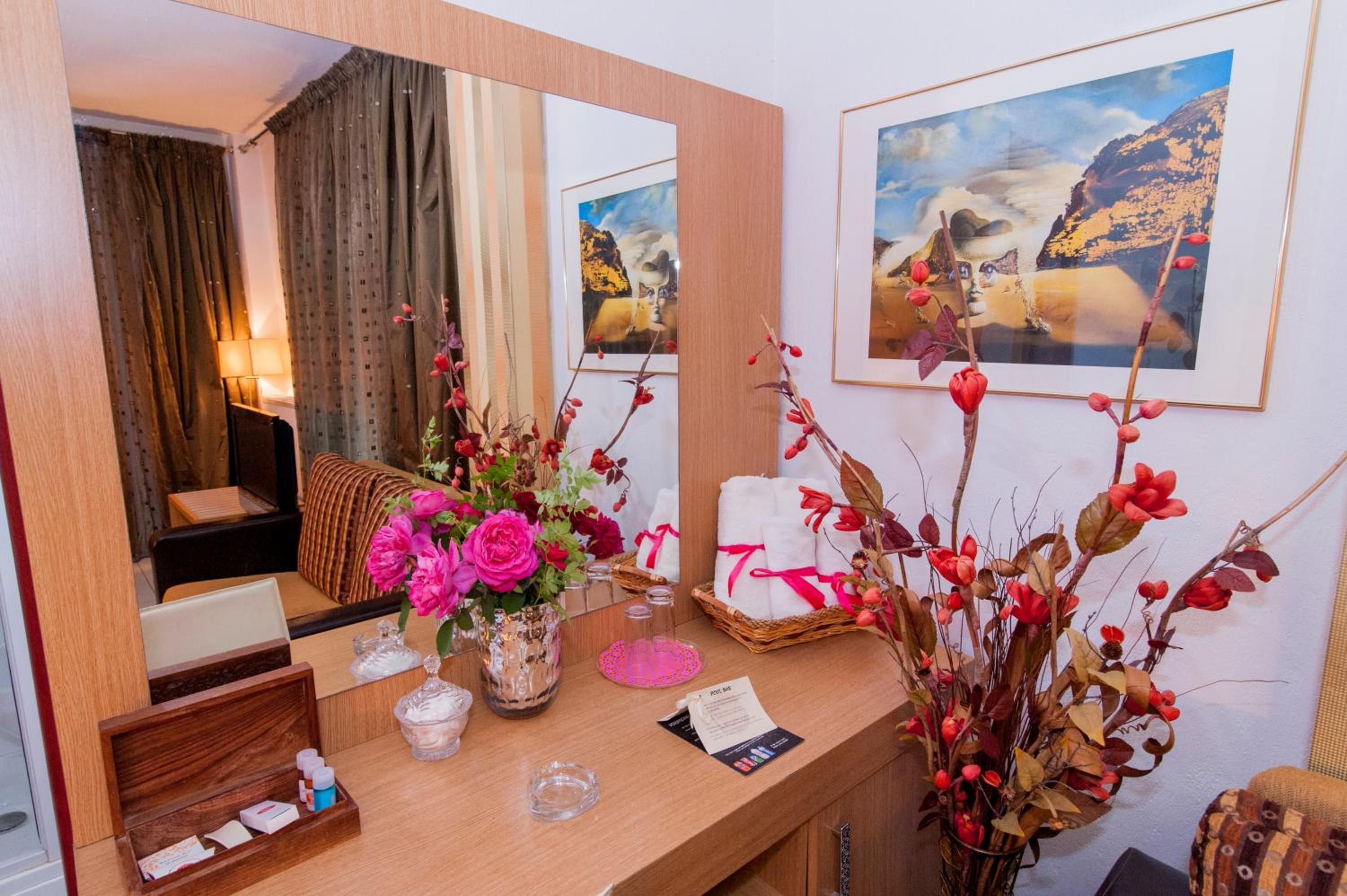 Double or Twin Room - Photo 18