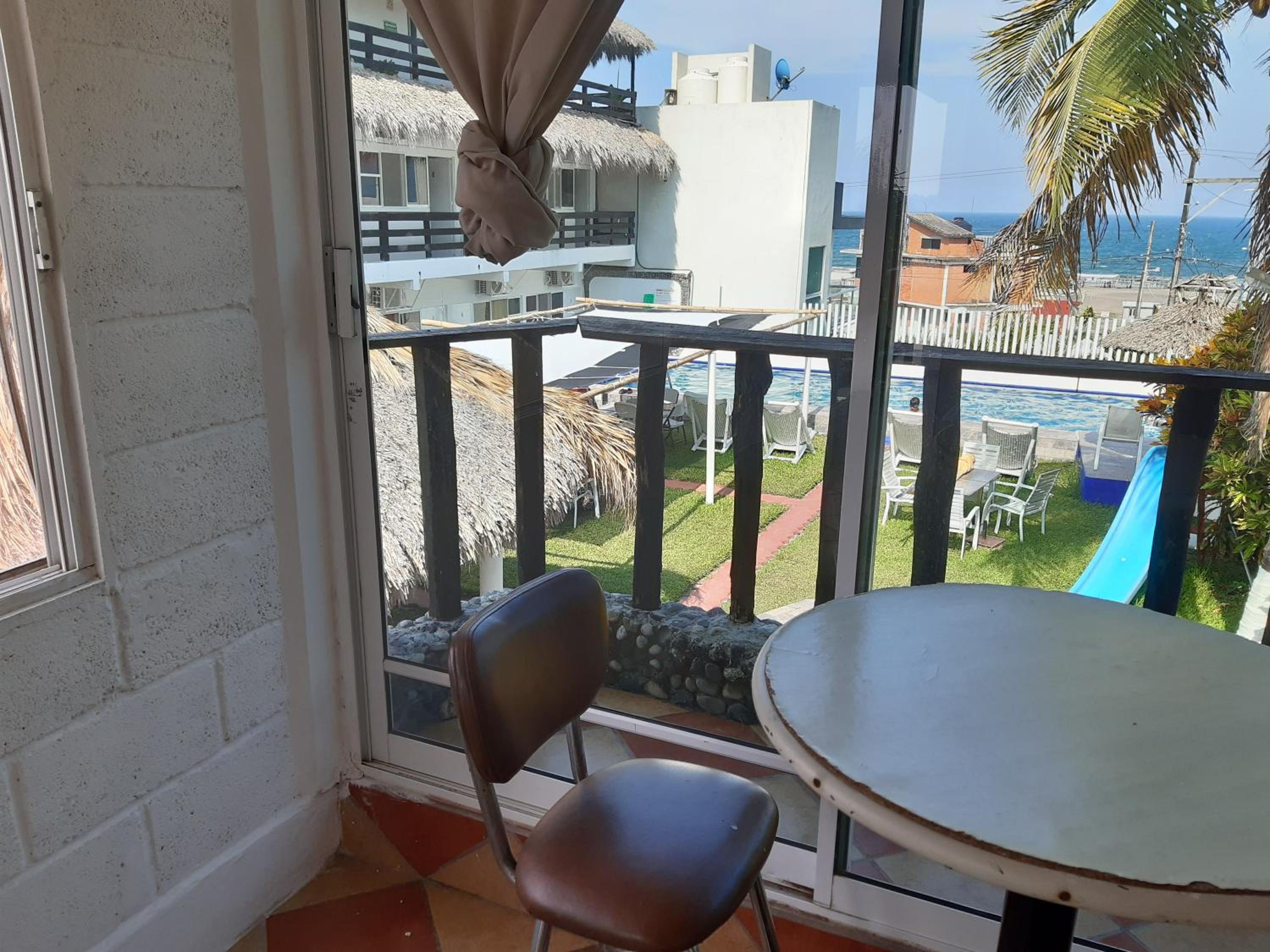 Double Room with Balcony - Photo 4