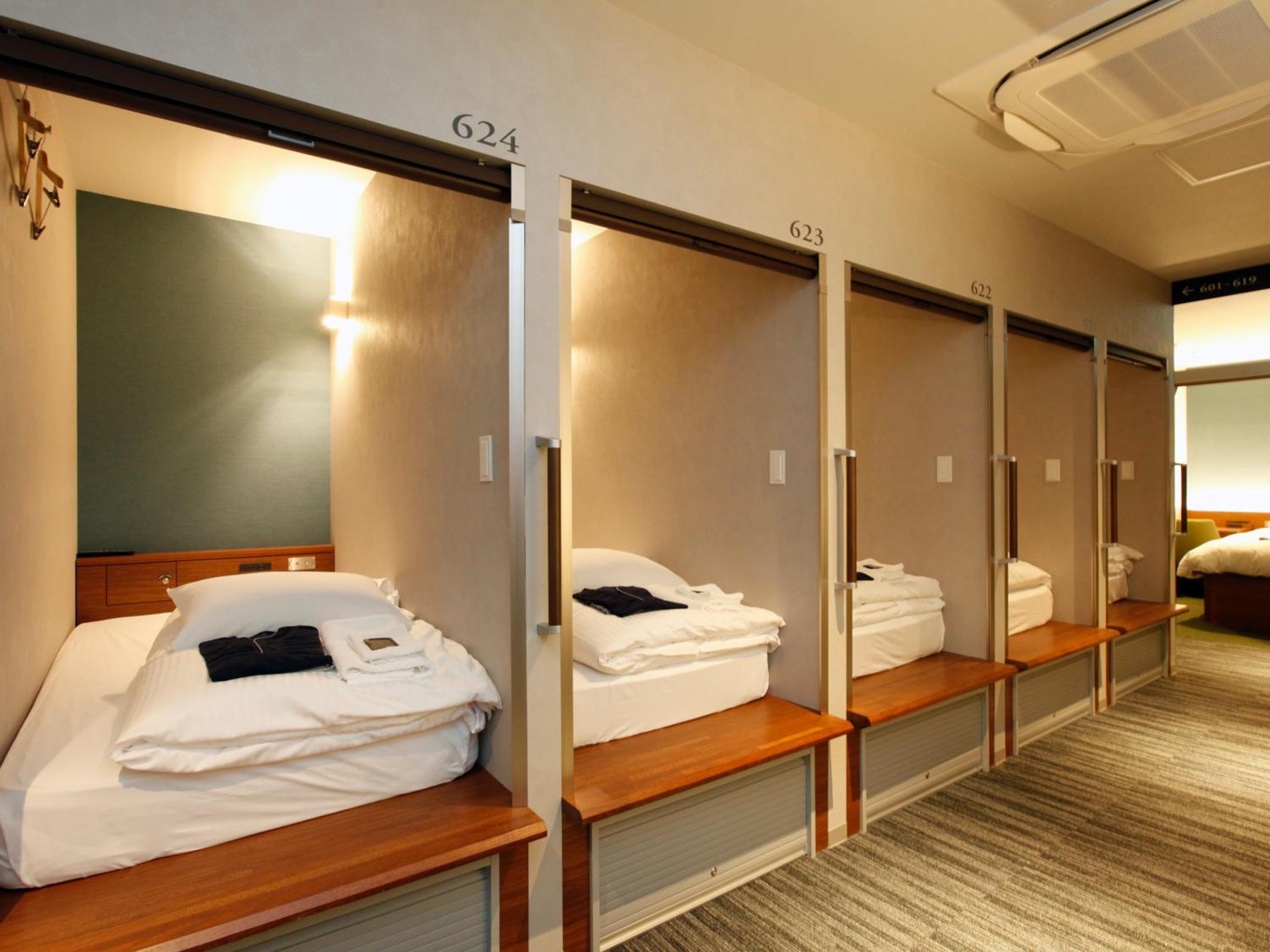 Standard Capsule Room - Male Only - Photo 7
