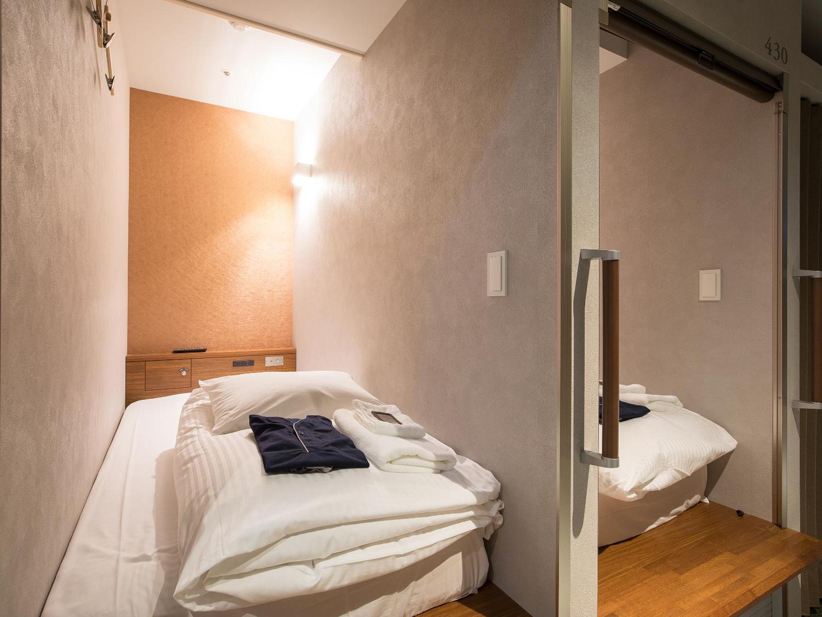 Standard Capsule Room - Female Only - Photo 4