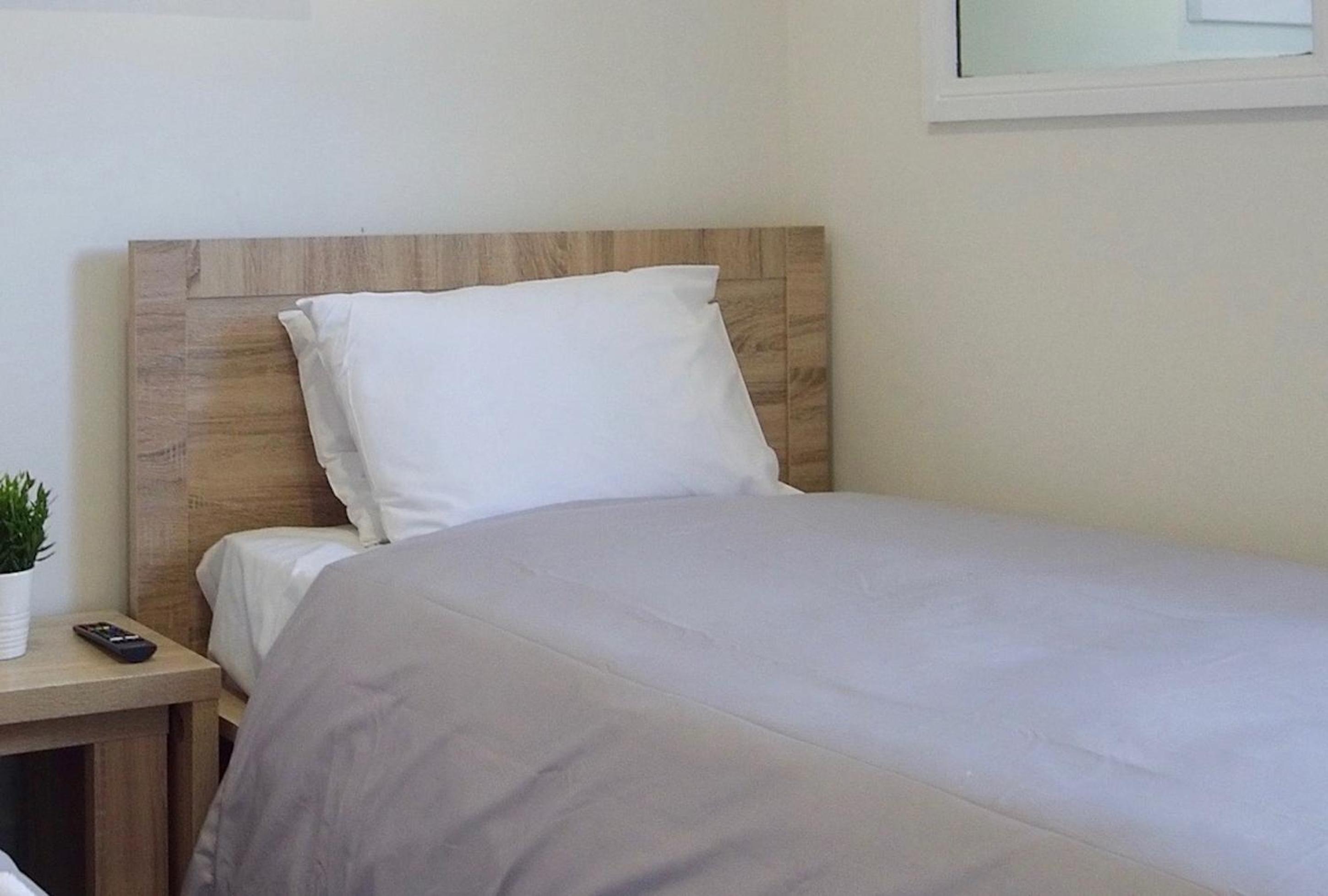 Single Room with Shared Bathroom photo 3