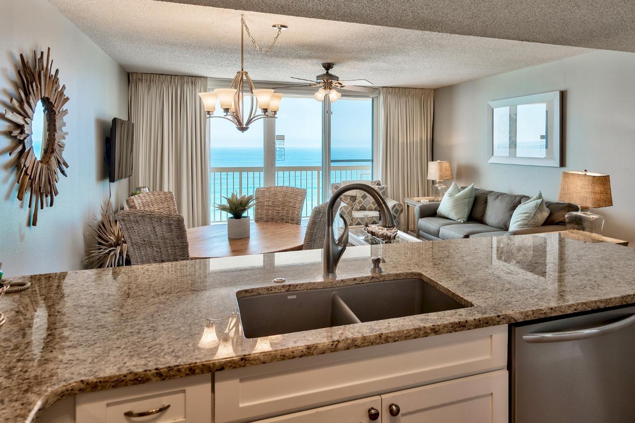Apartment with Sea View photo 2