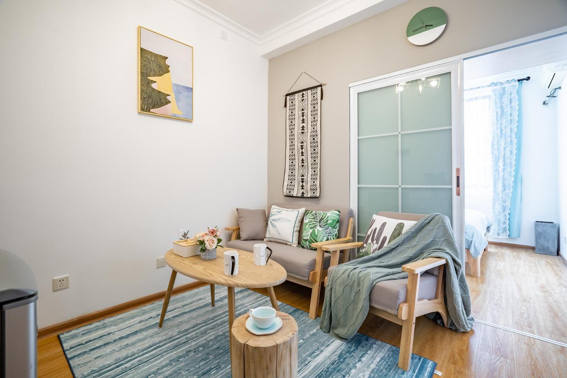 Apartment with Balcony photo 1