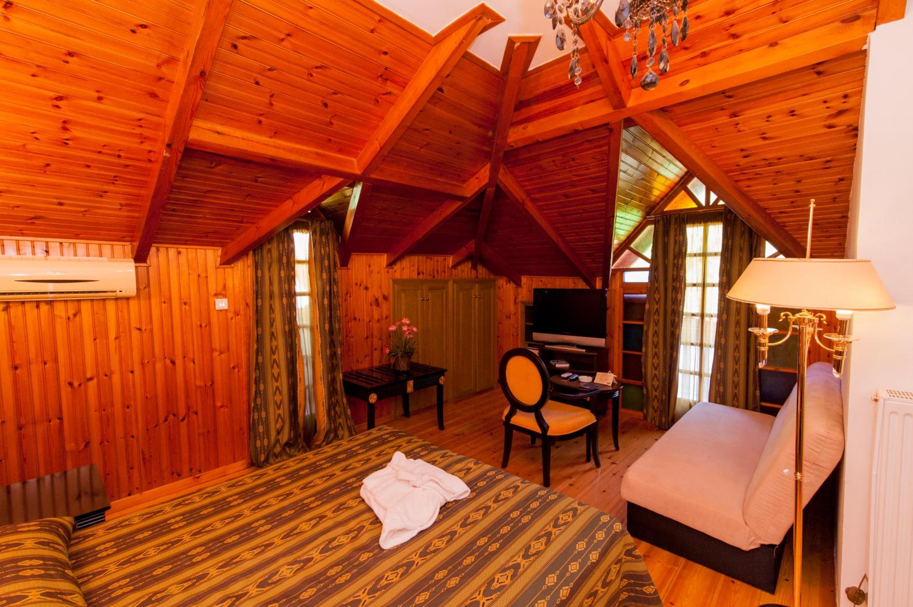 Triple Room - Photo 6