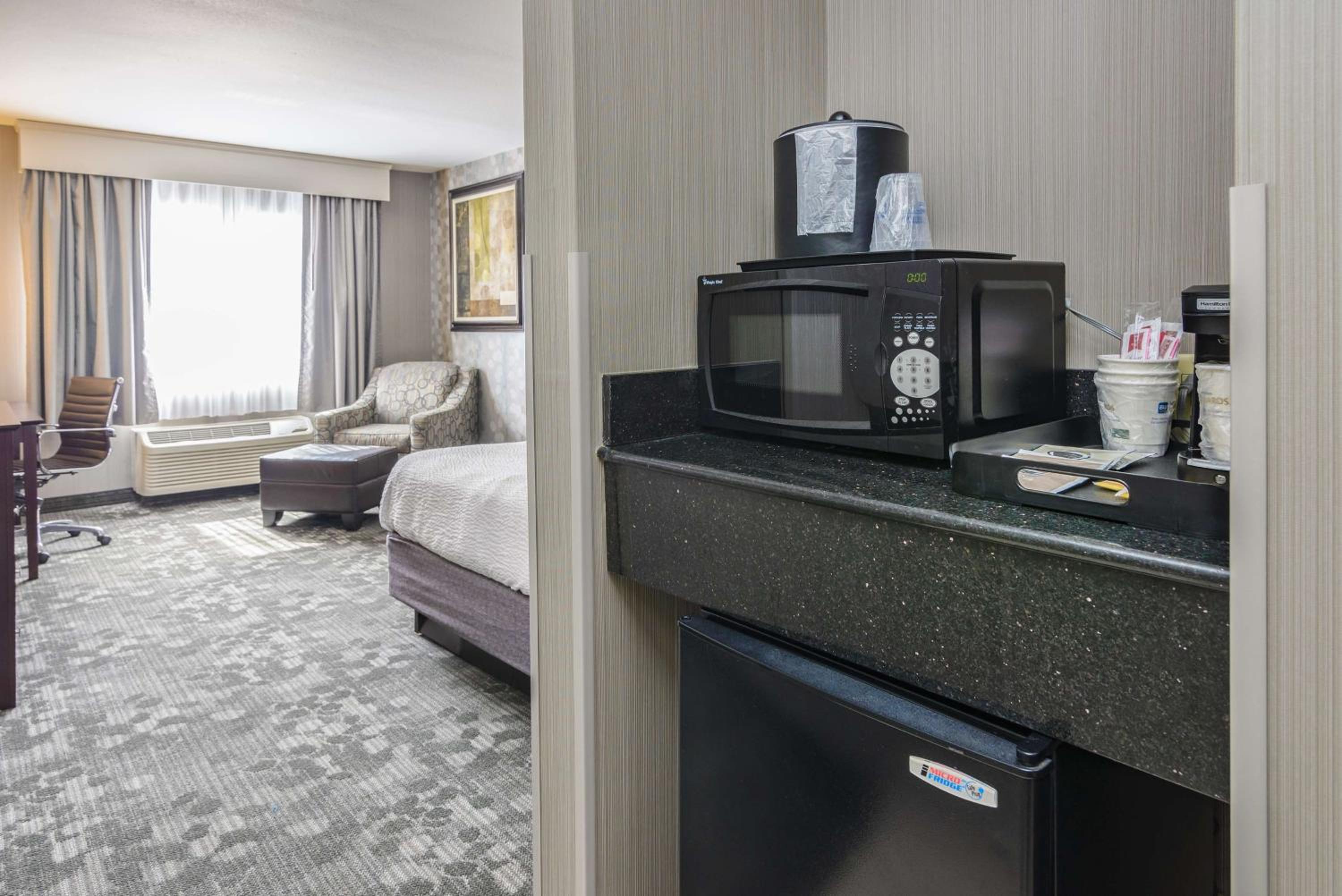Two-Bedroom Suite with Sofa Bed - Photo 8