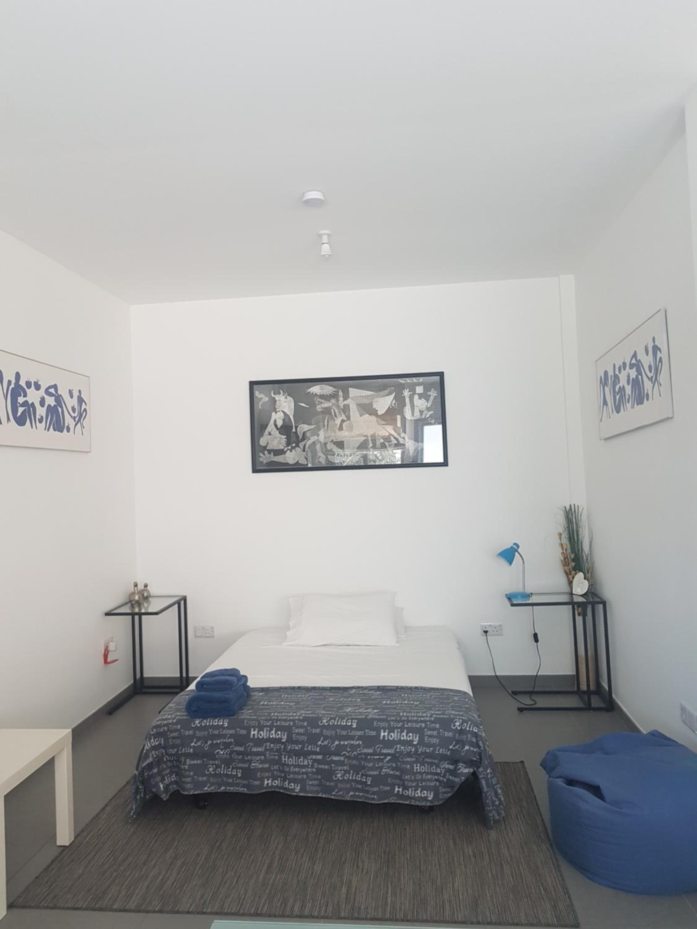 One-Bedroom Apartment photo 2
