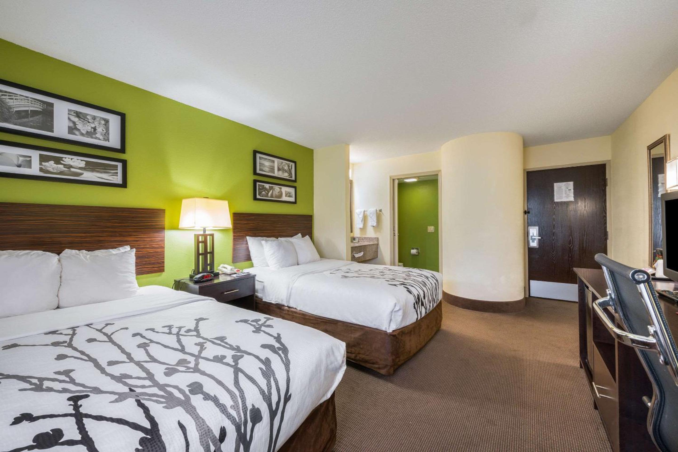 Double Room with Two Double Beds - Non-Smoking - Photo 3