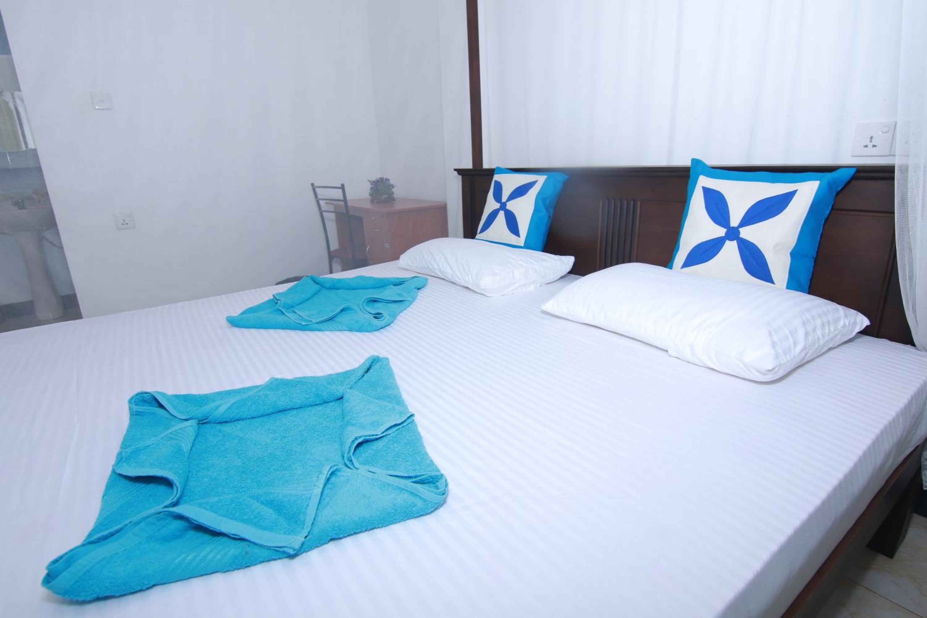 Deluxe Double Room (2 Adults + 1 Child) photo 2