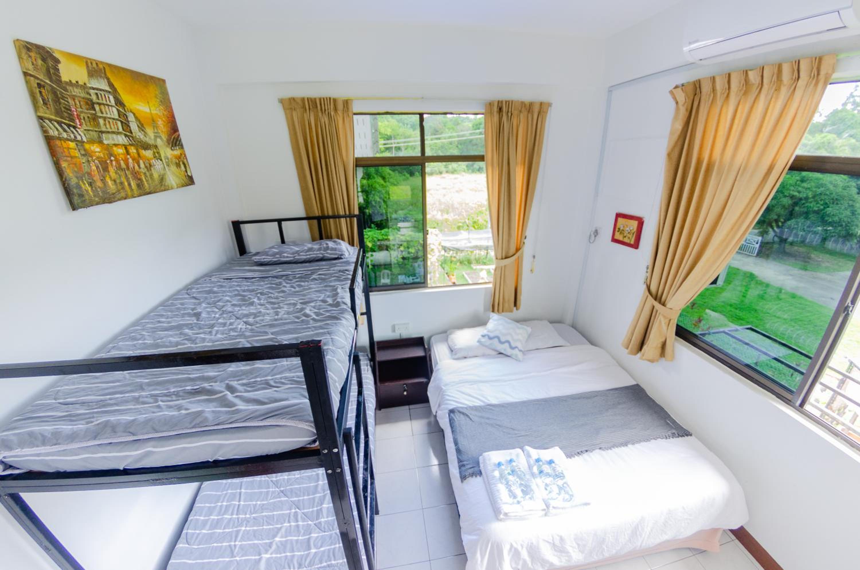 Quadruple Room - Photo 3