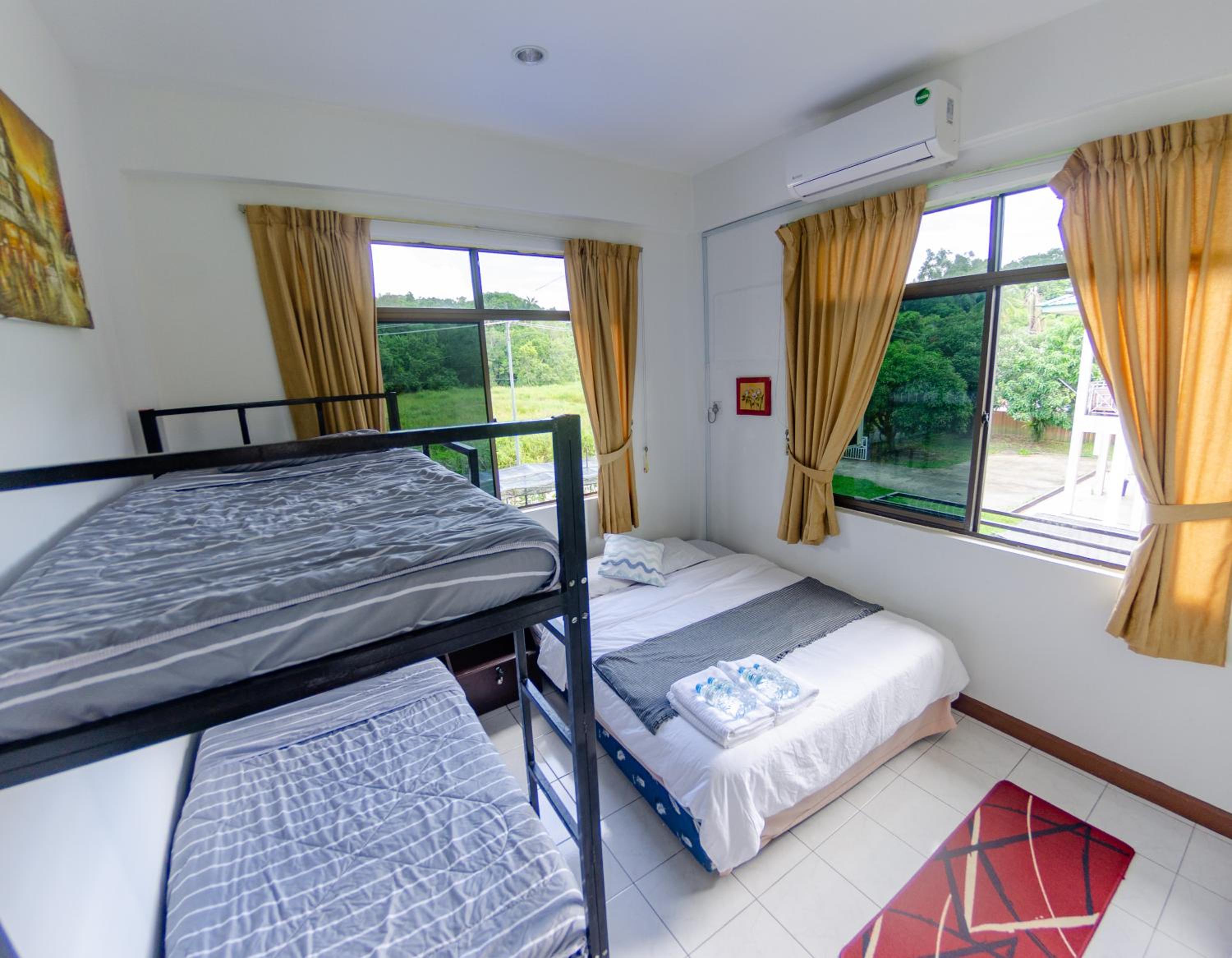 Quadruple Room - Photo 2