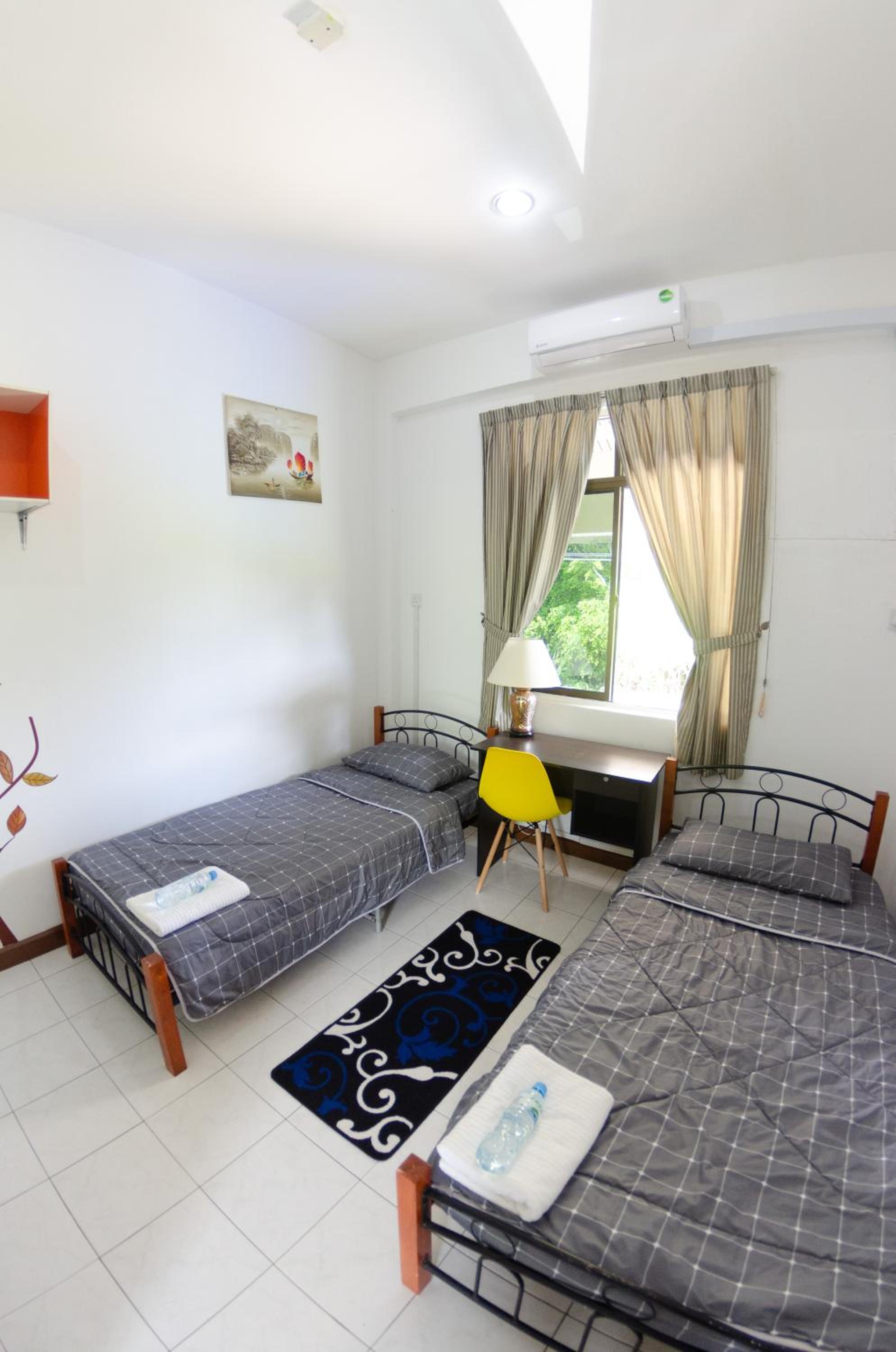 Twin Room - Photo 3