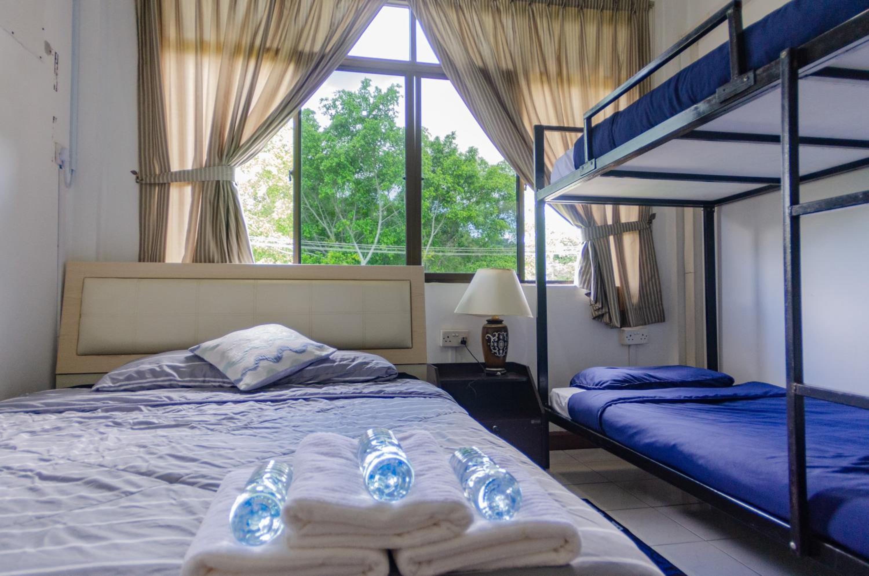 Triple Room with Bathroom photo 1
