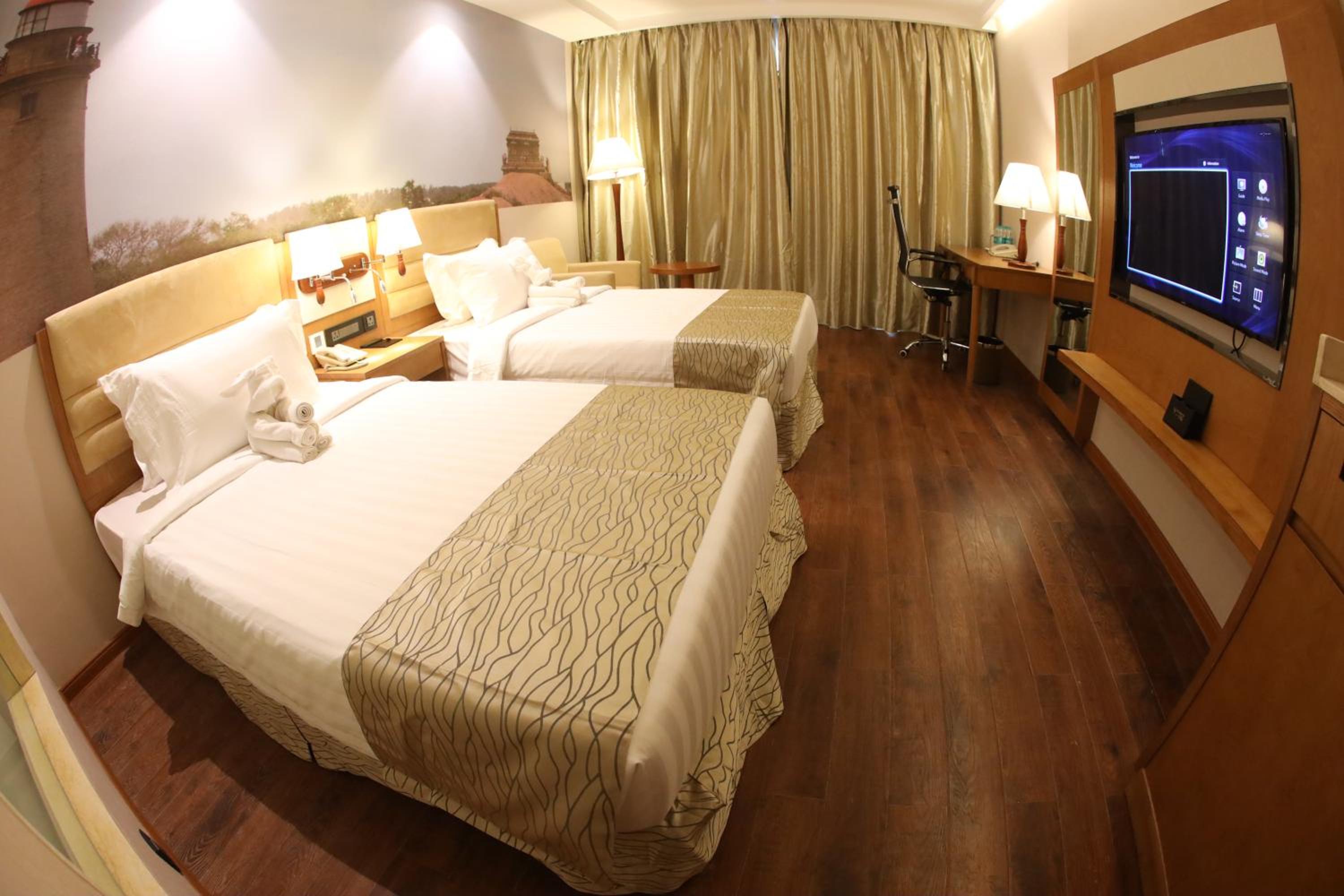 Deluxe Twin / King Room  - Photo 10