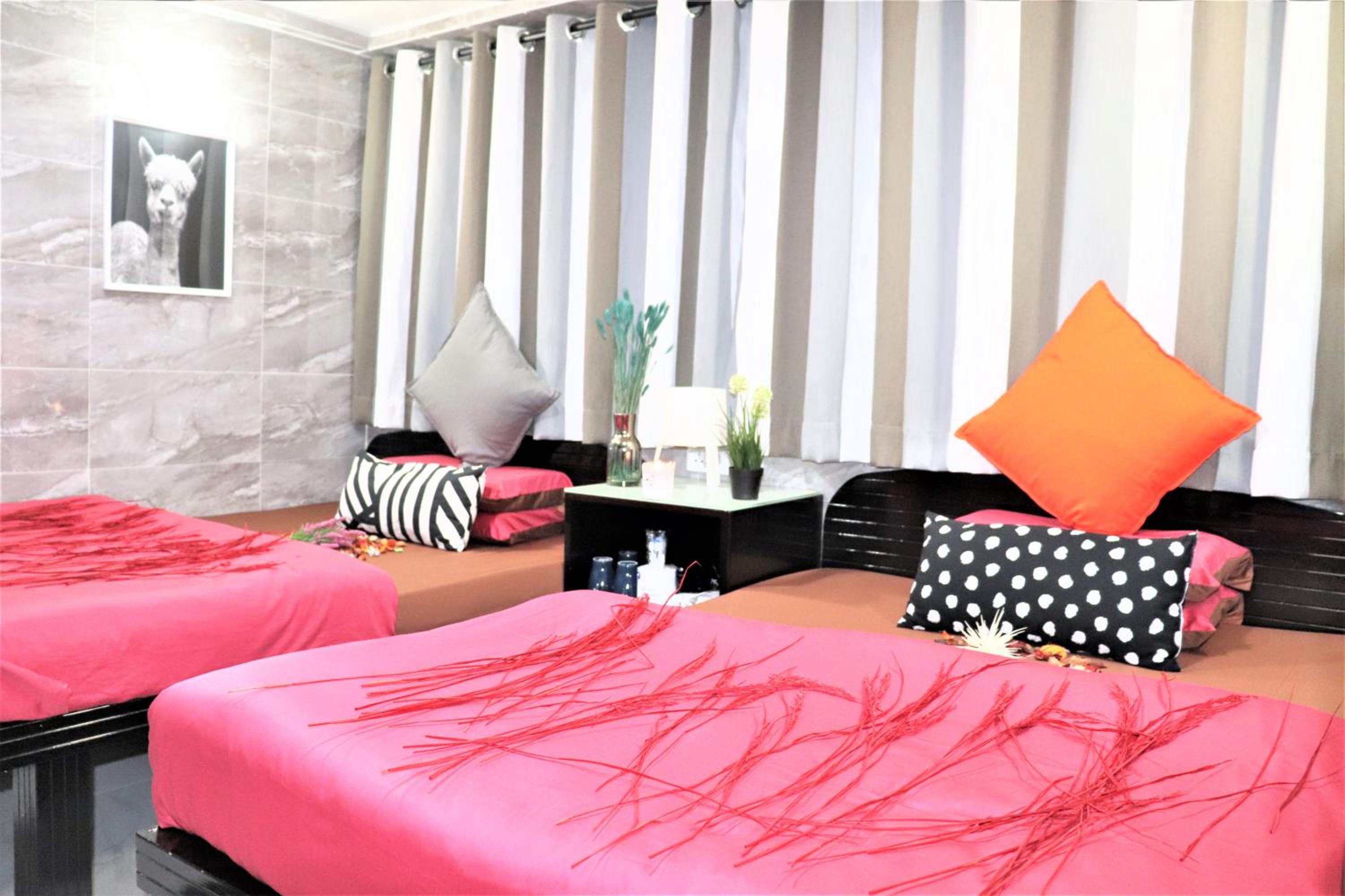 Deluxe Family Room