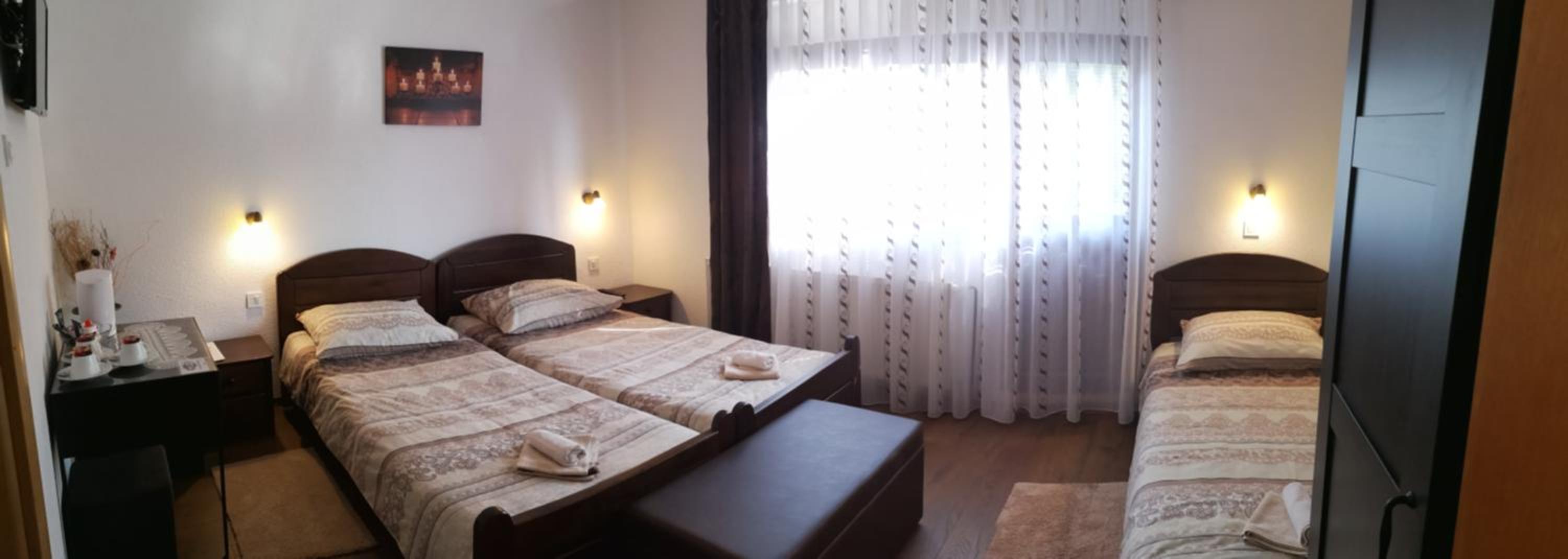 Triple Room with Balcony - Photo 7