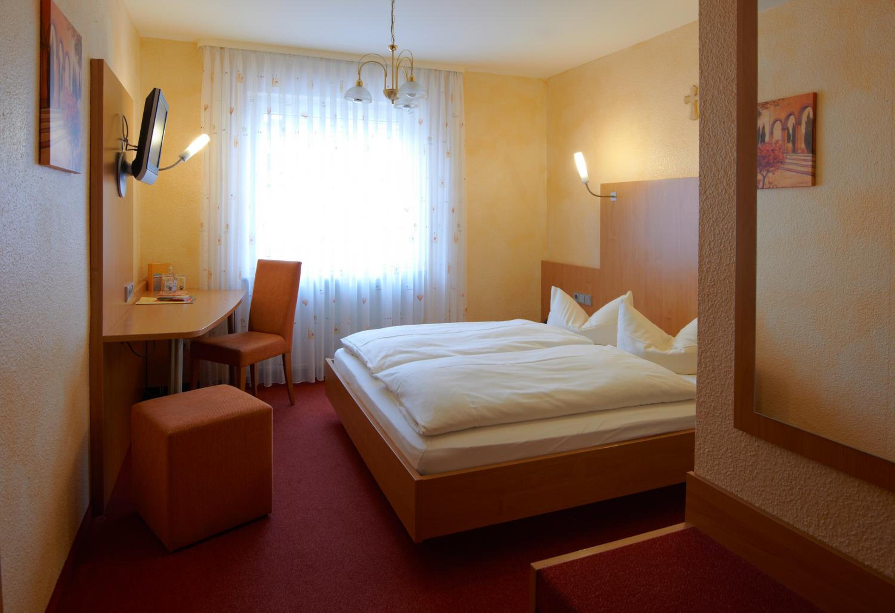 Double Room - Photo 5