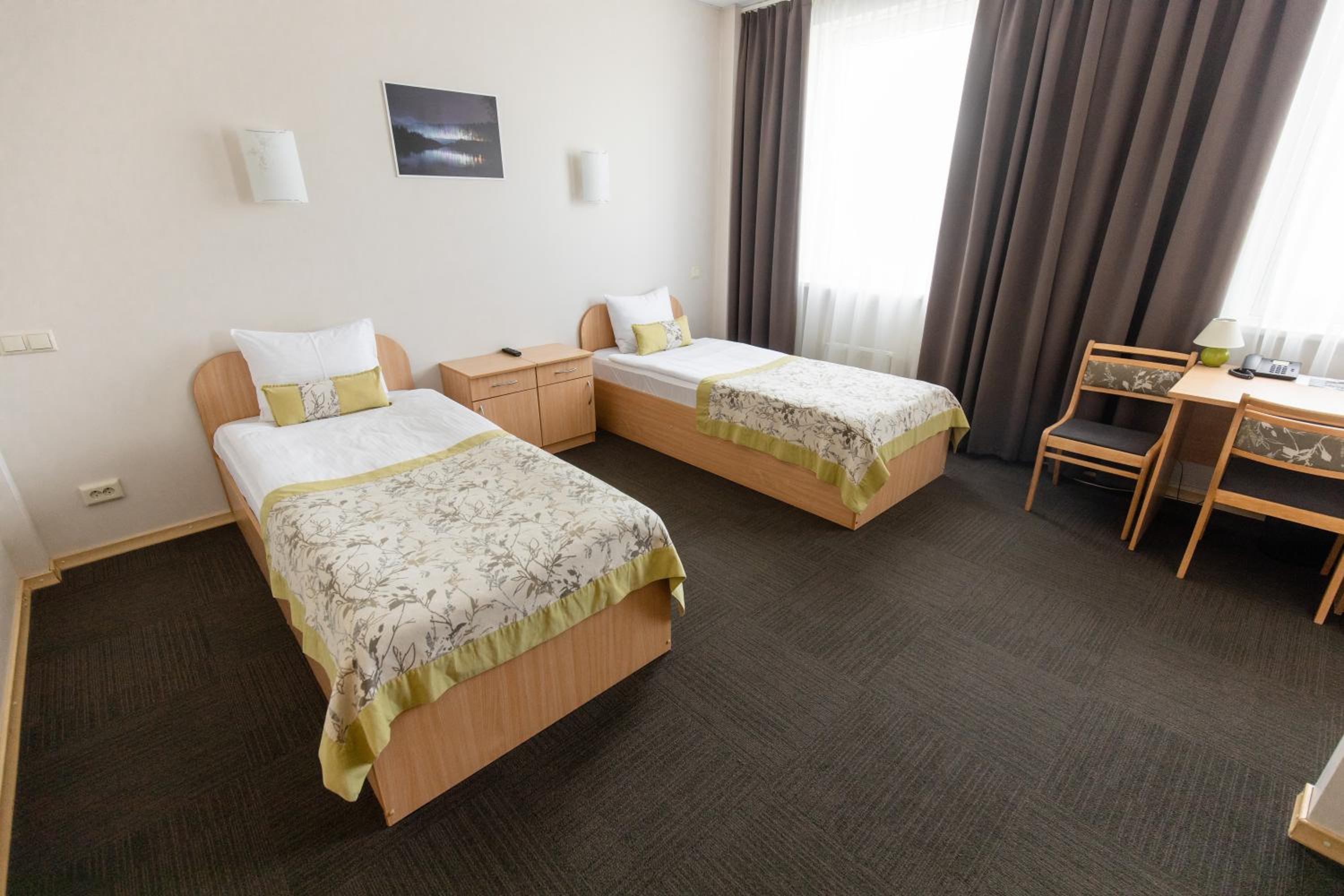 Twin Room - Photo 3
