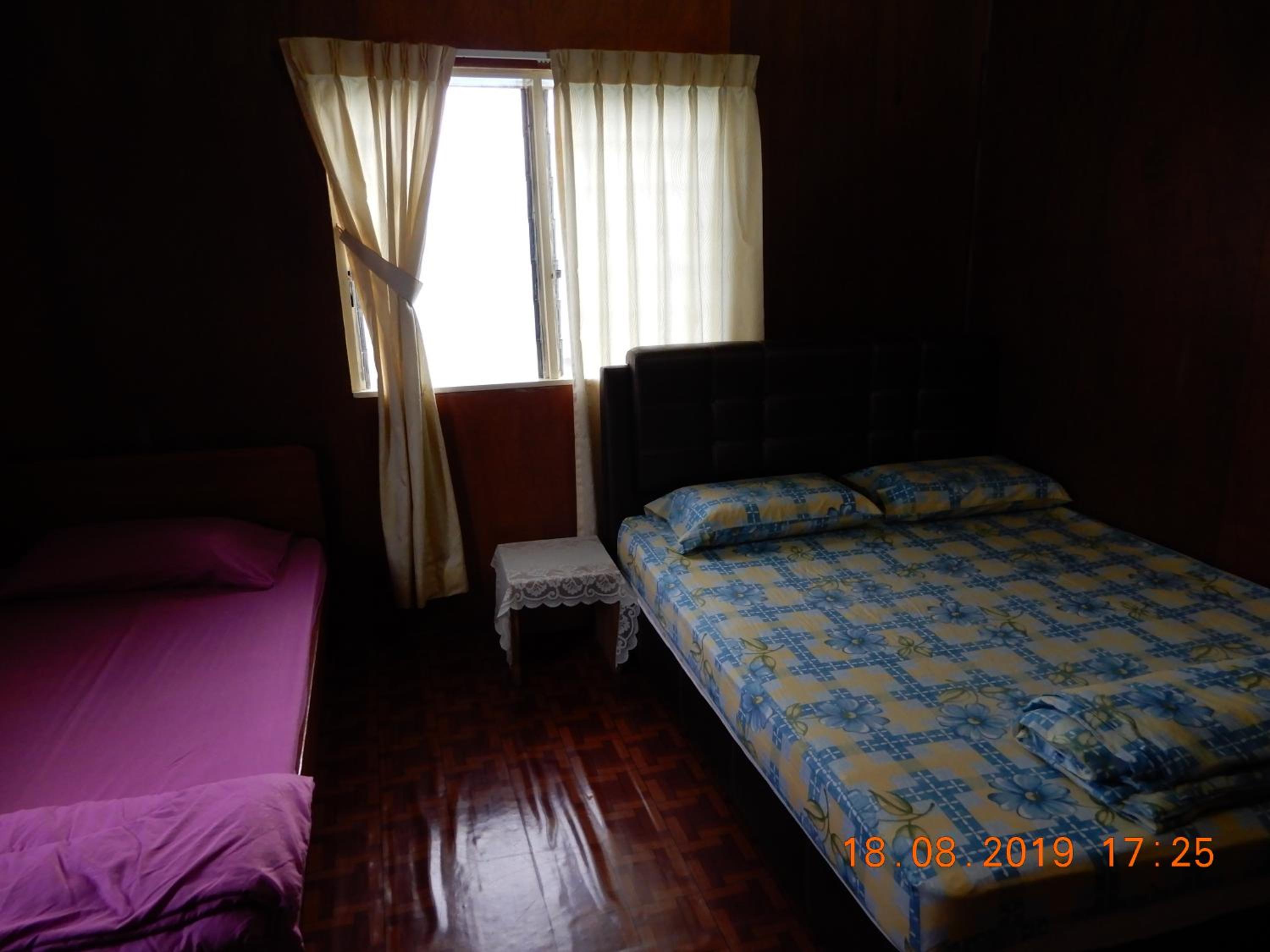 Double or Twin Room with Shared Bathroom photo 2