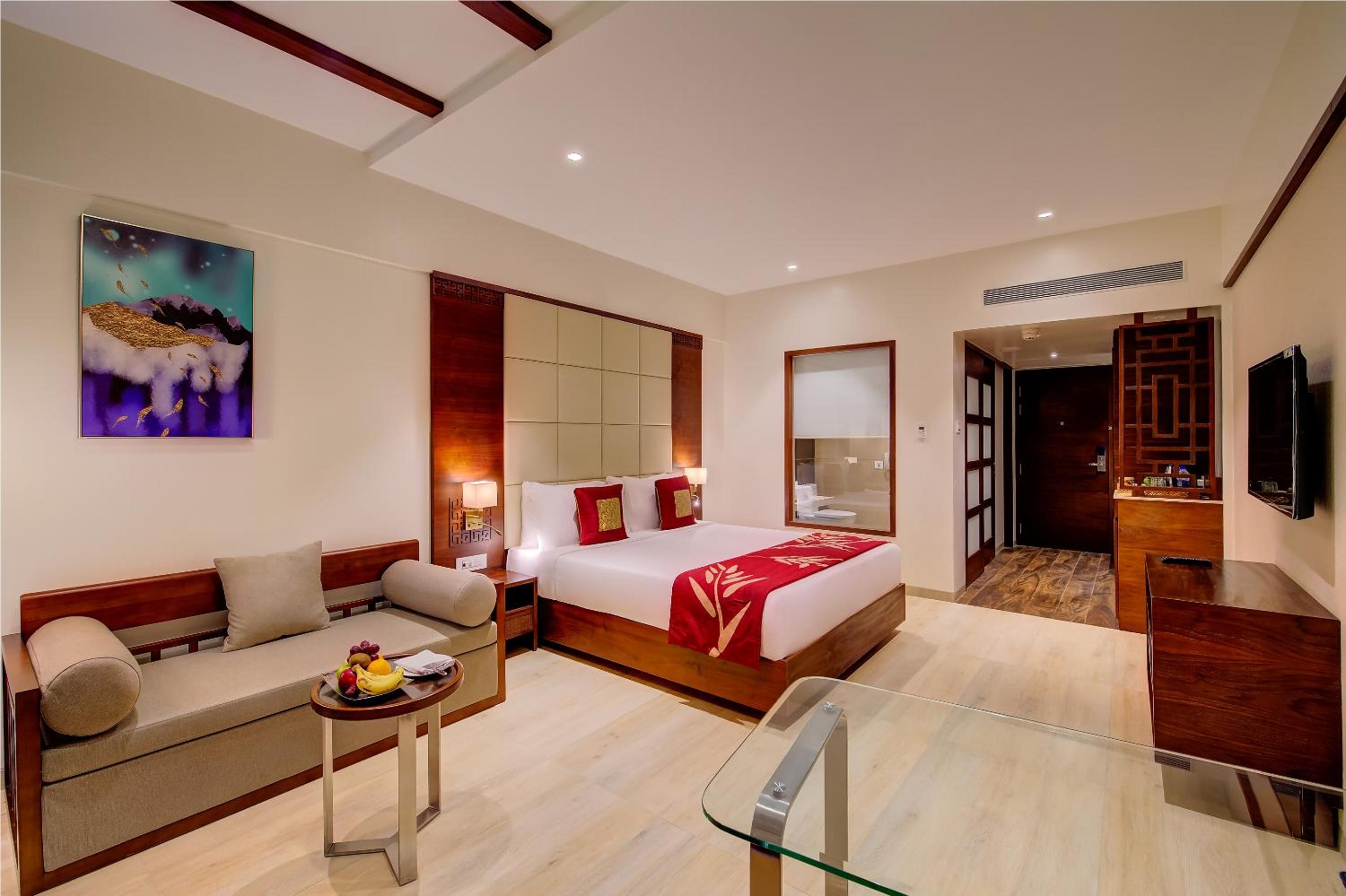 Fern Club Room, with Balcony and Mountain View - Photo 7