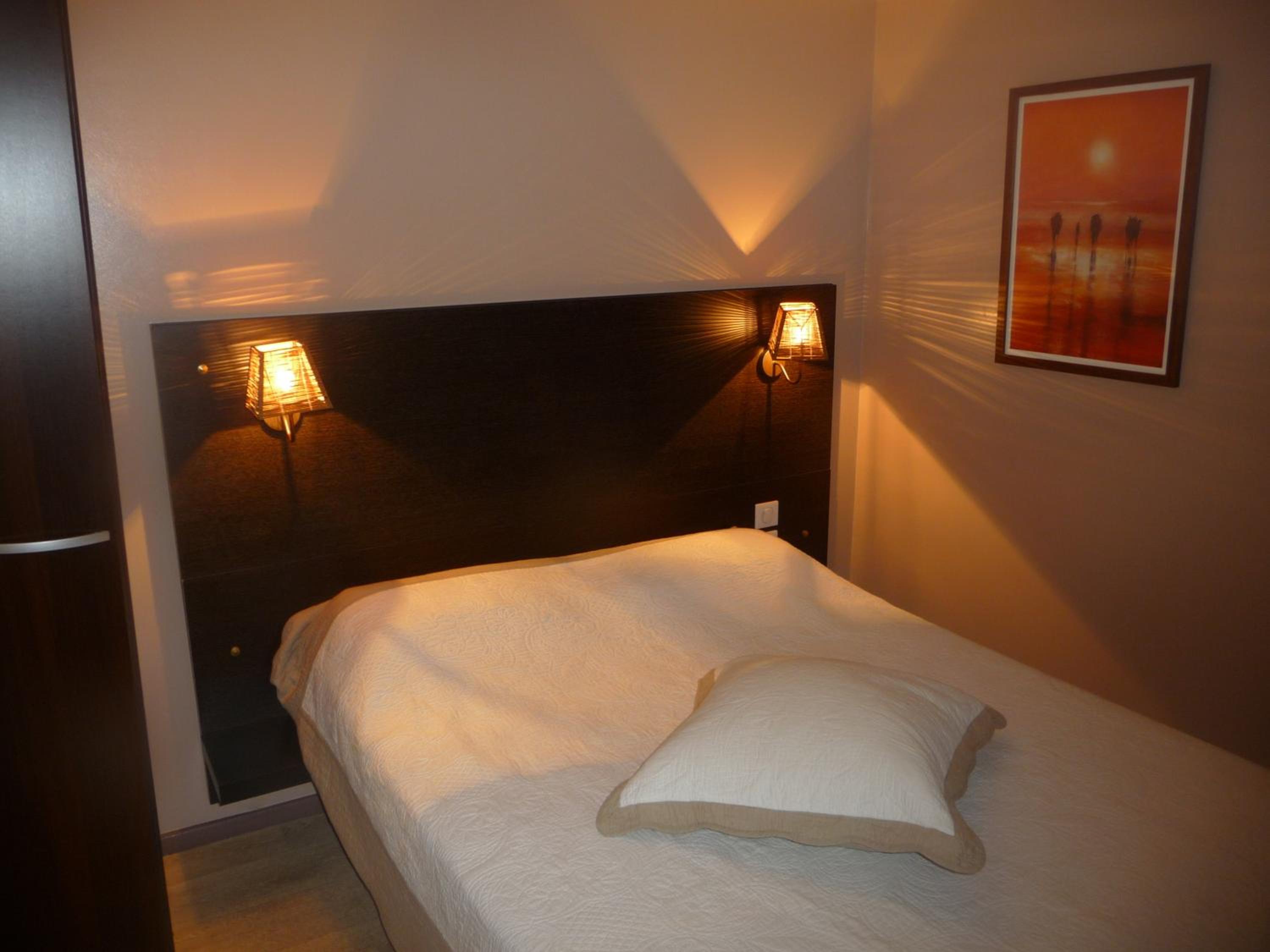 Double Room - Photo 7