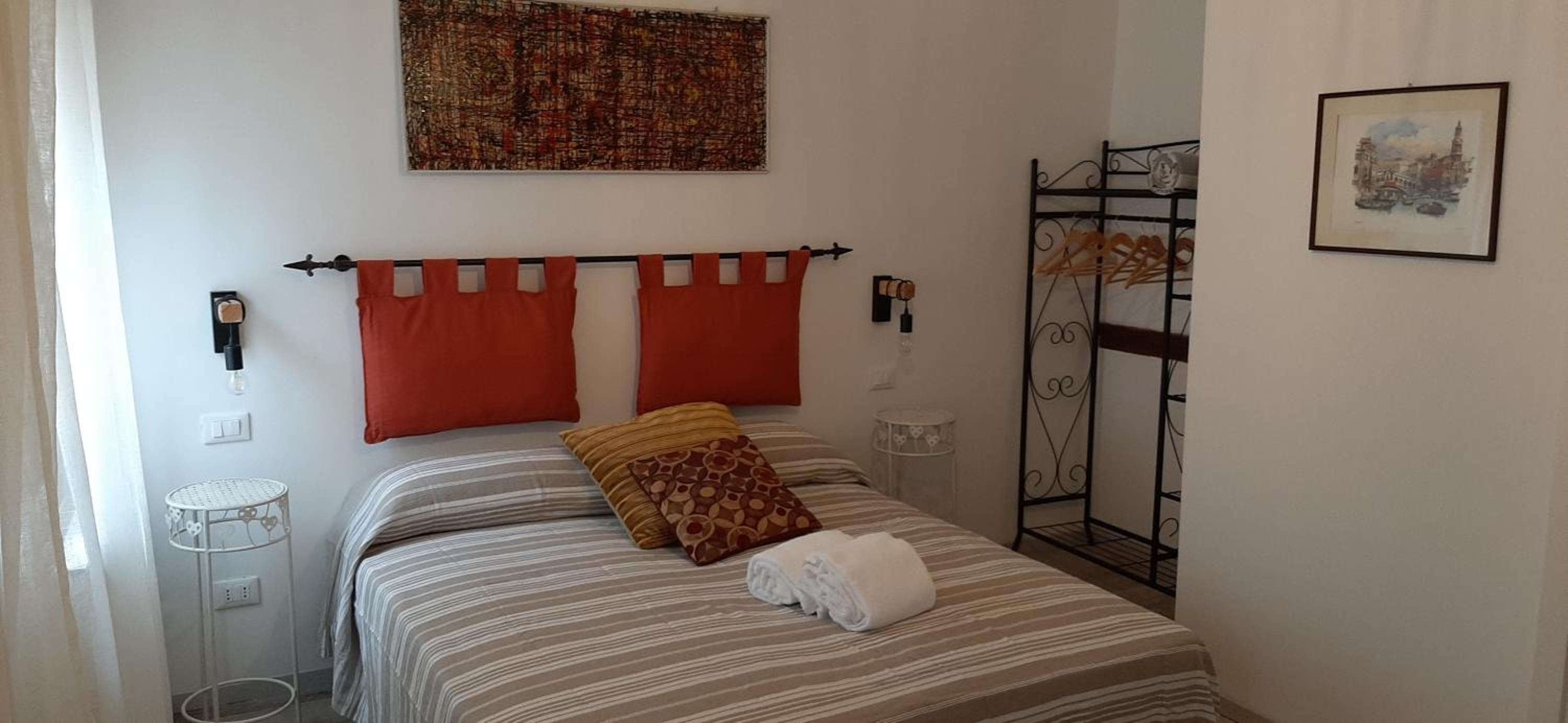 One-Bedroom Apartment photo 2