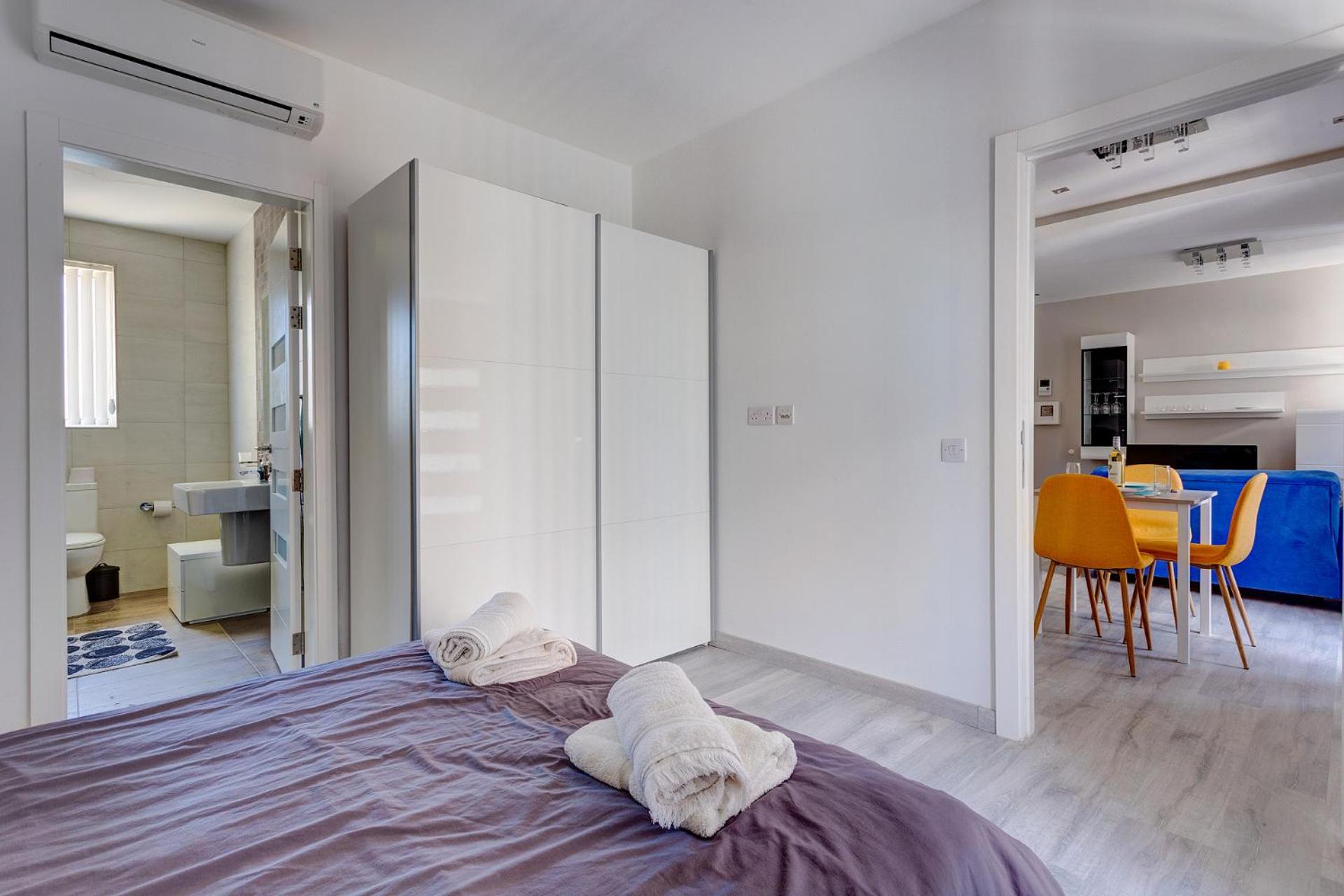 One-Bedroom Apartment