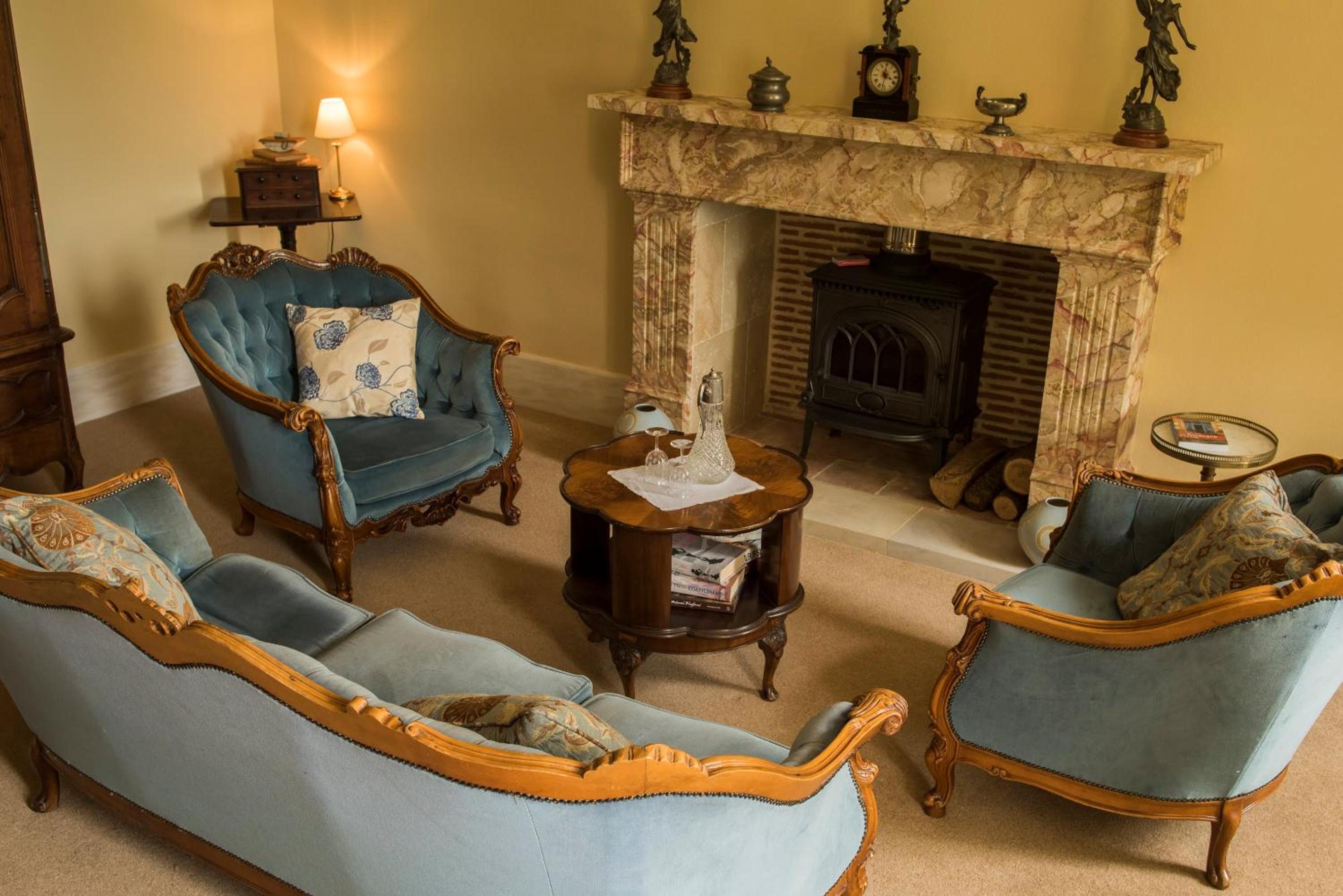 King Room with Lake View - Photo 3