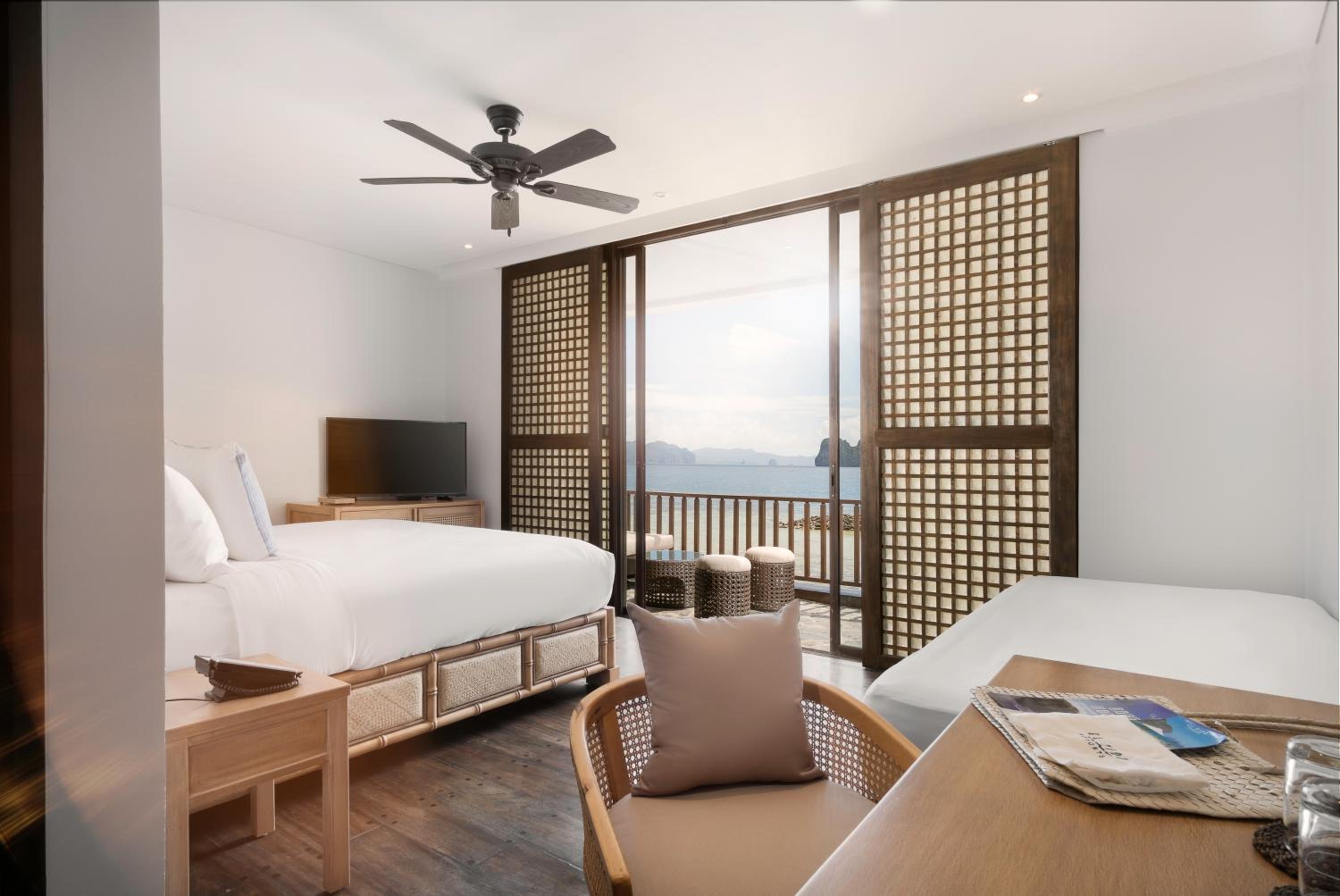Deluxe Double Room with Sea View with Free Roundtrip Lio Airport Transfers