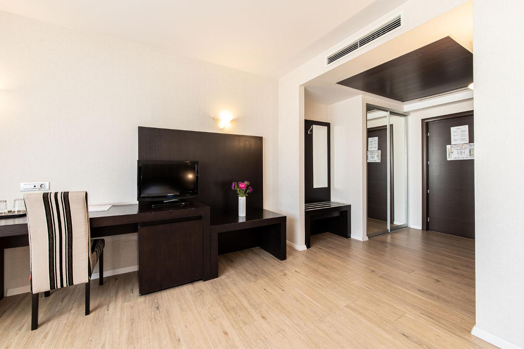 Deluxe Twin Room - Photo 6