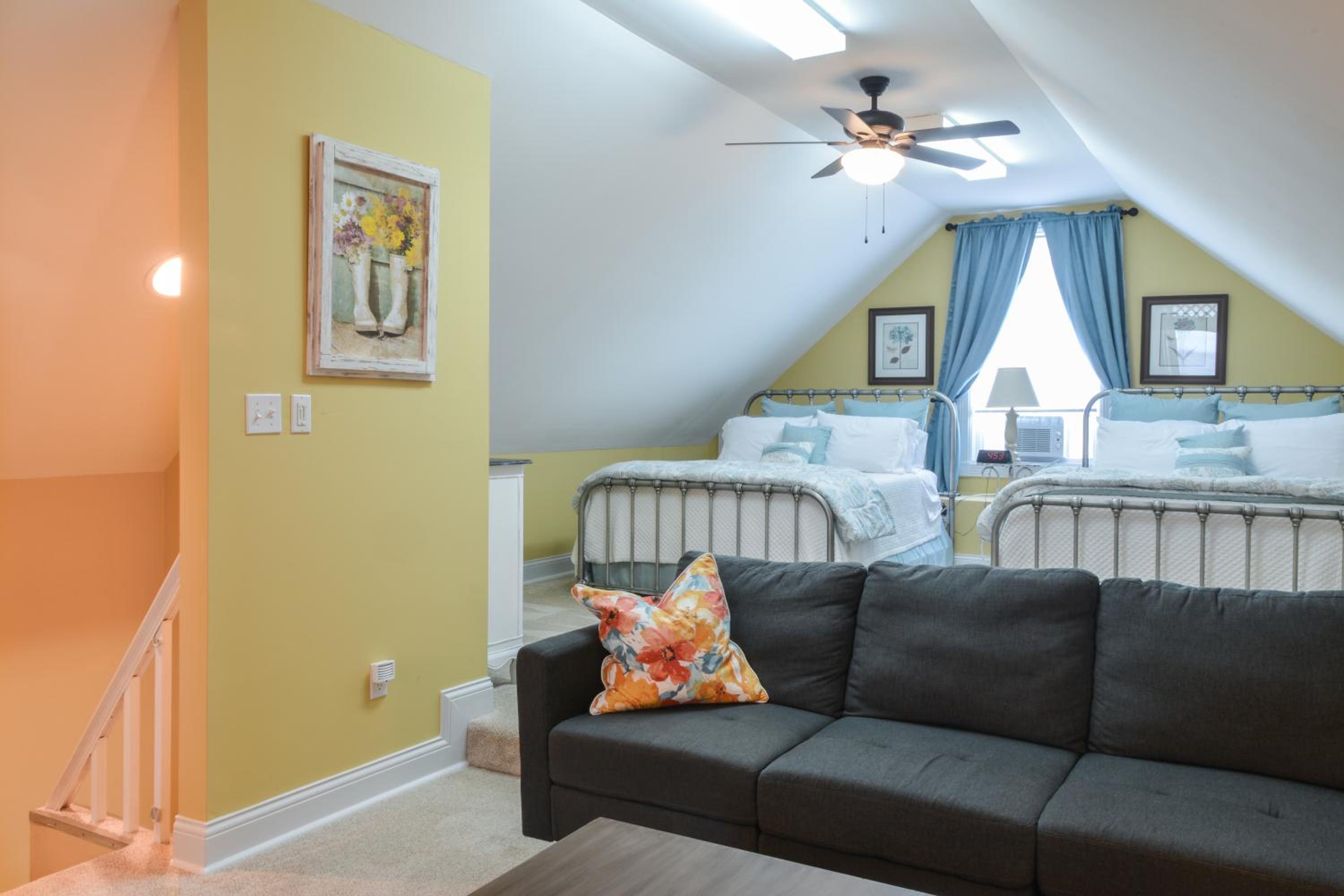 Queen Suite - Photo 3