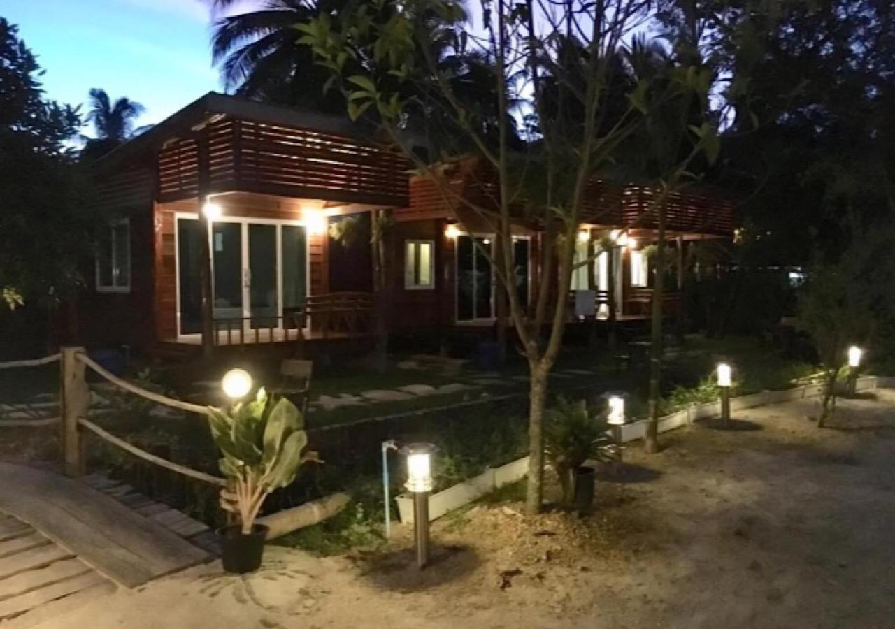 Deluxe Double Room with Balcony and Sea View - Photo 3
