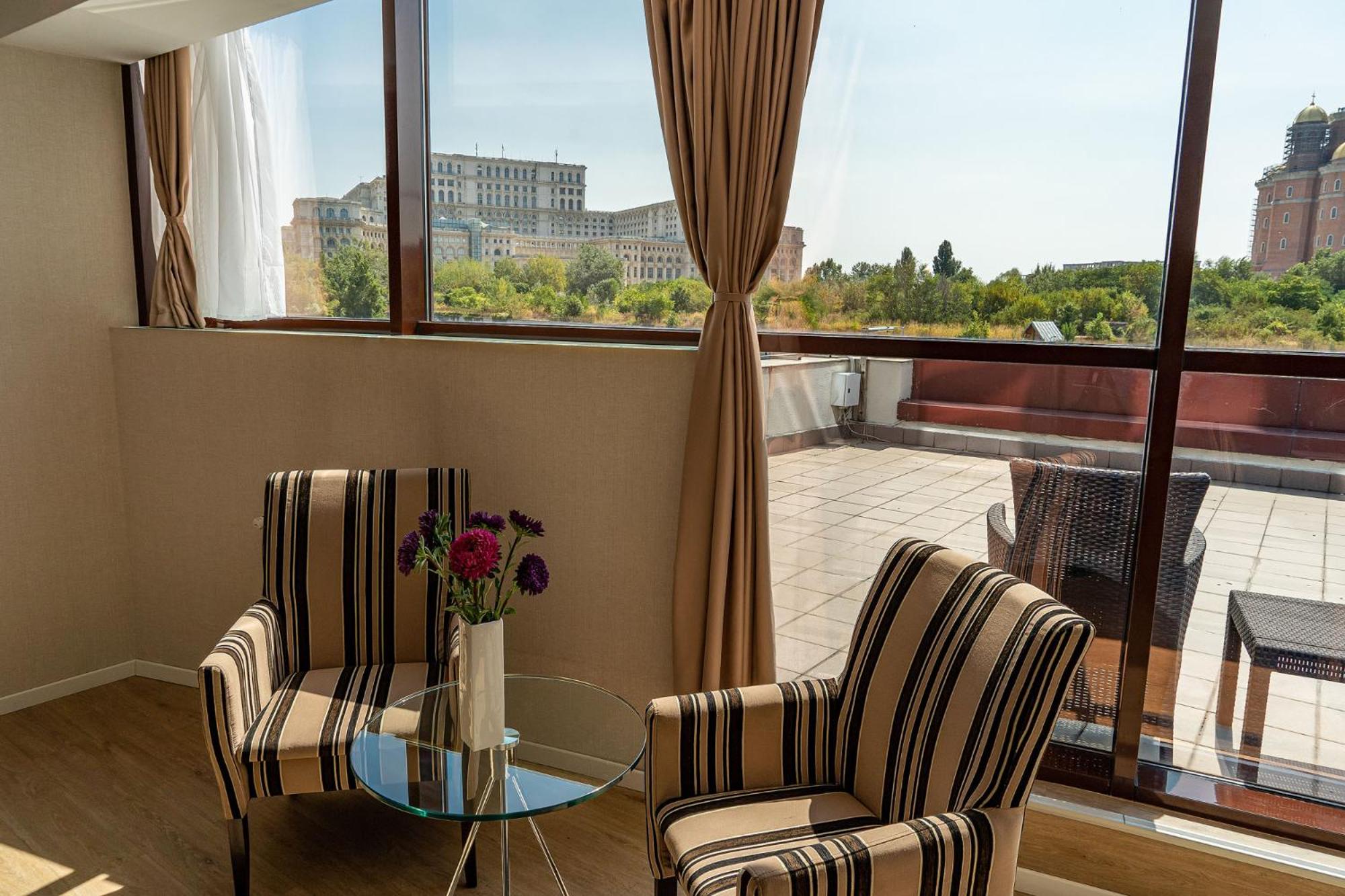 Junior Suite with Terrace - Photo 6