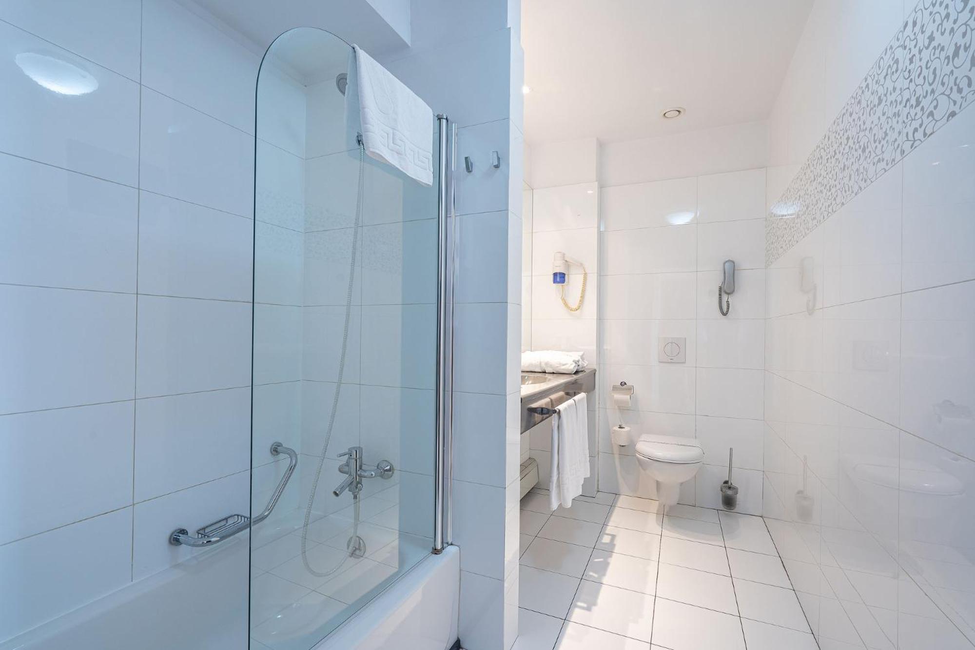 Junior Suite with Terrace - Photo 10