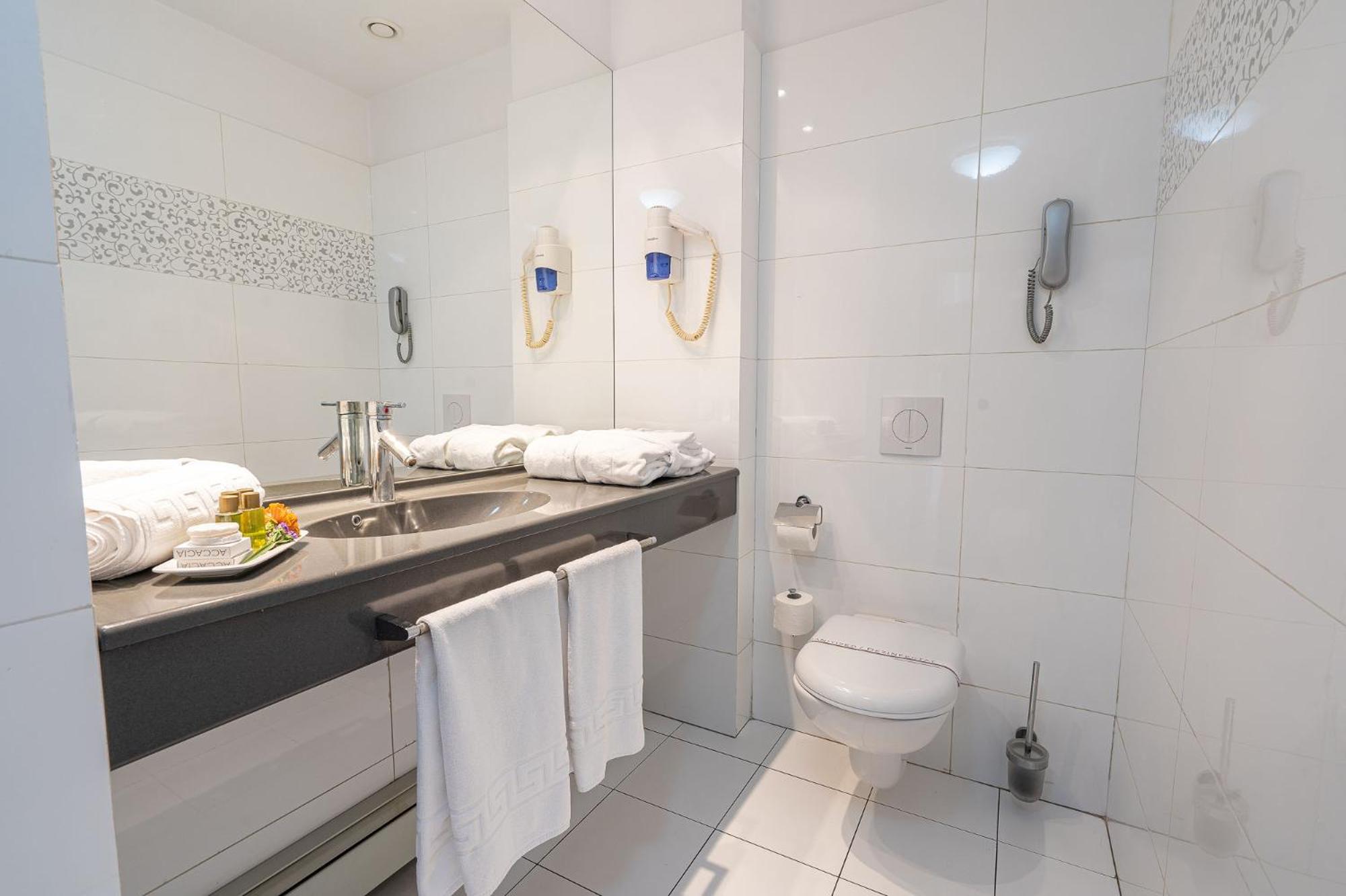 Junior Suite with Terrace - Photo 12