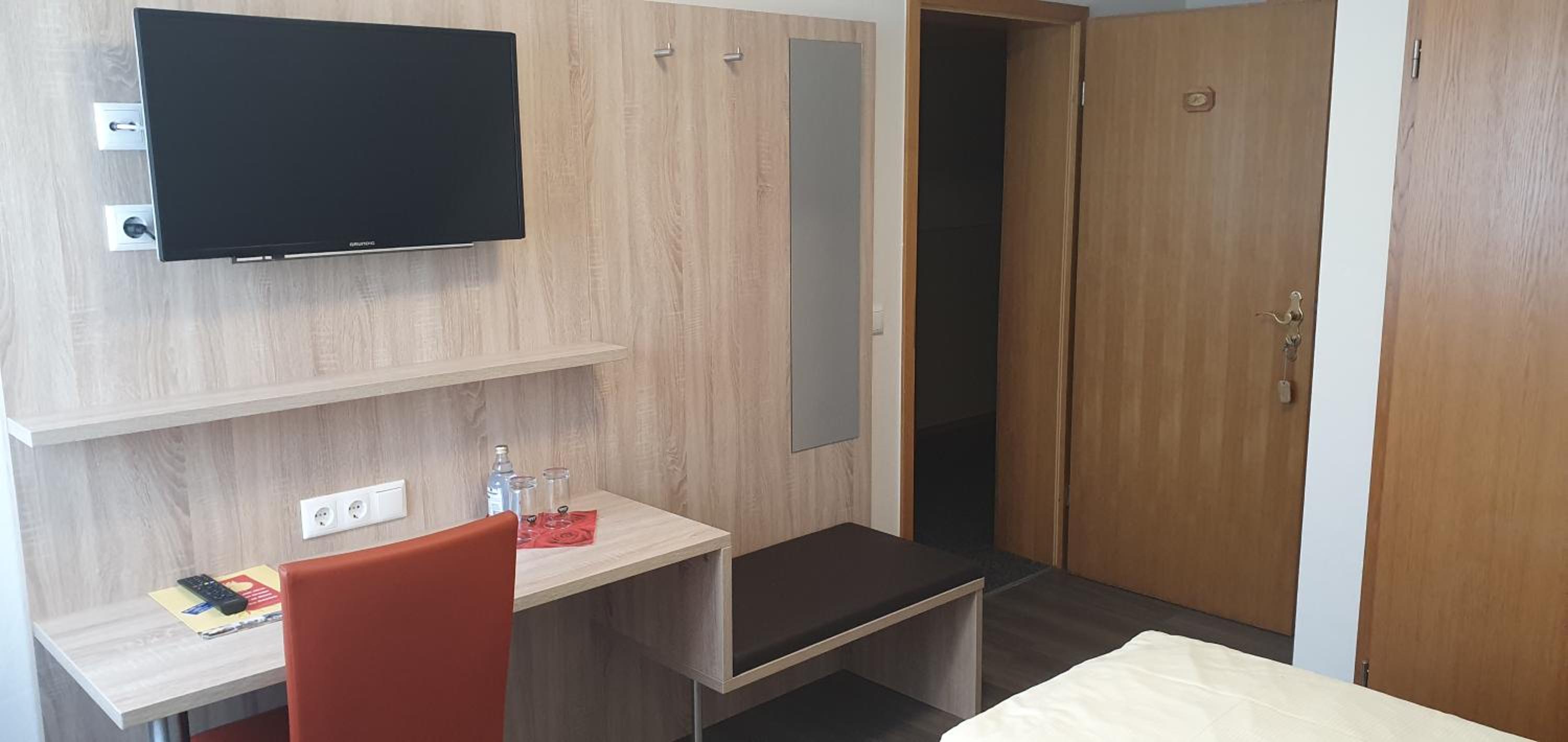 Double Room - Photo 16
