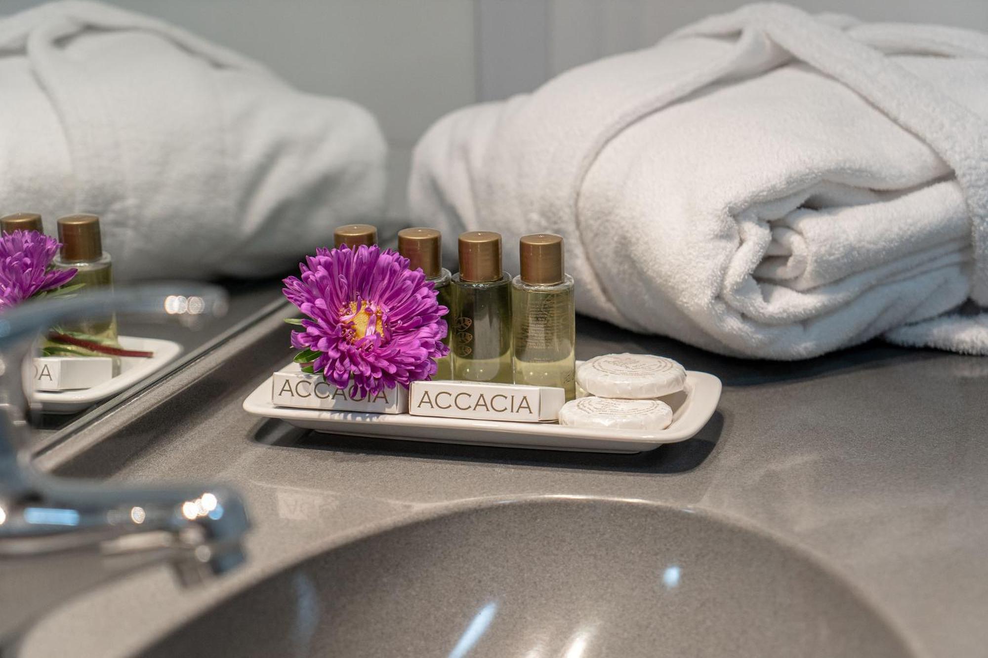 Executive Suite with Spa Bath - Photo 8